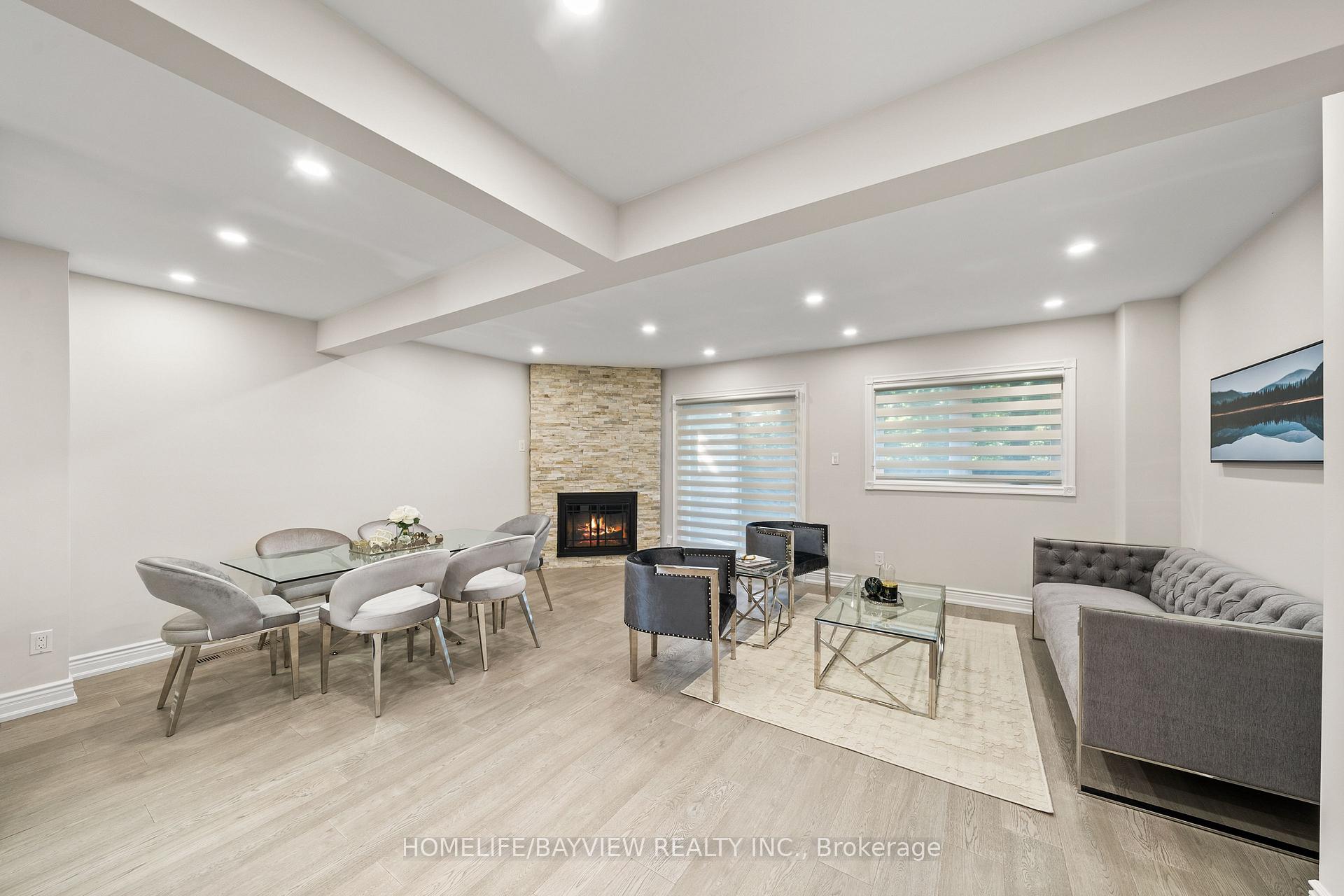 Photo 2 of 80 Jaimie Road, Vaughan, Brownridge — HOMEH