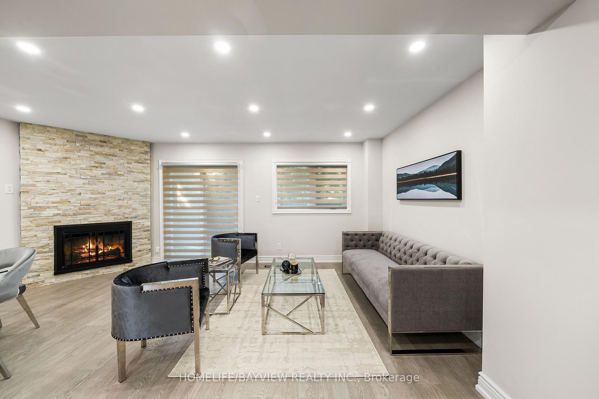 Photo 3 of 80 Jaimie Road, Vaughan, Brownridge — HOMEH