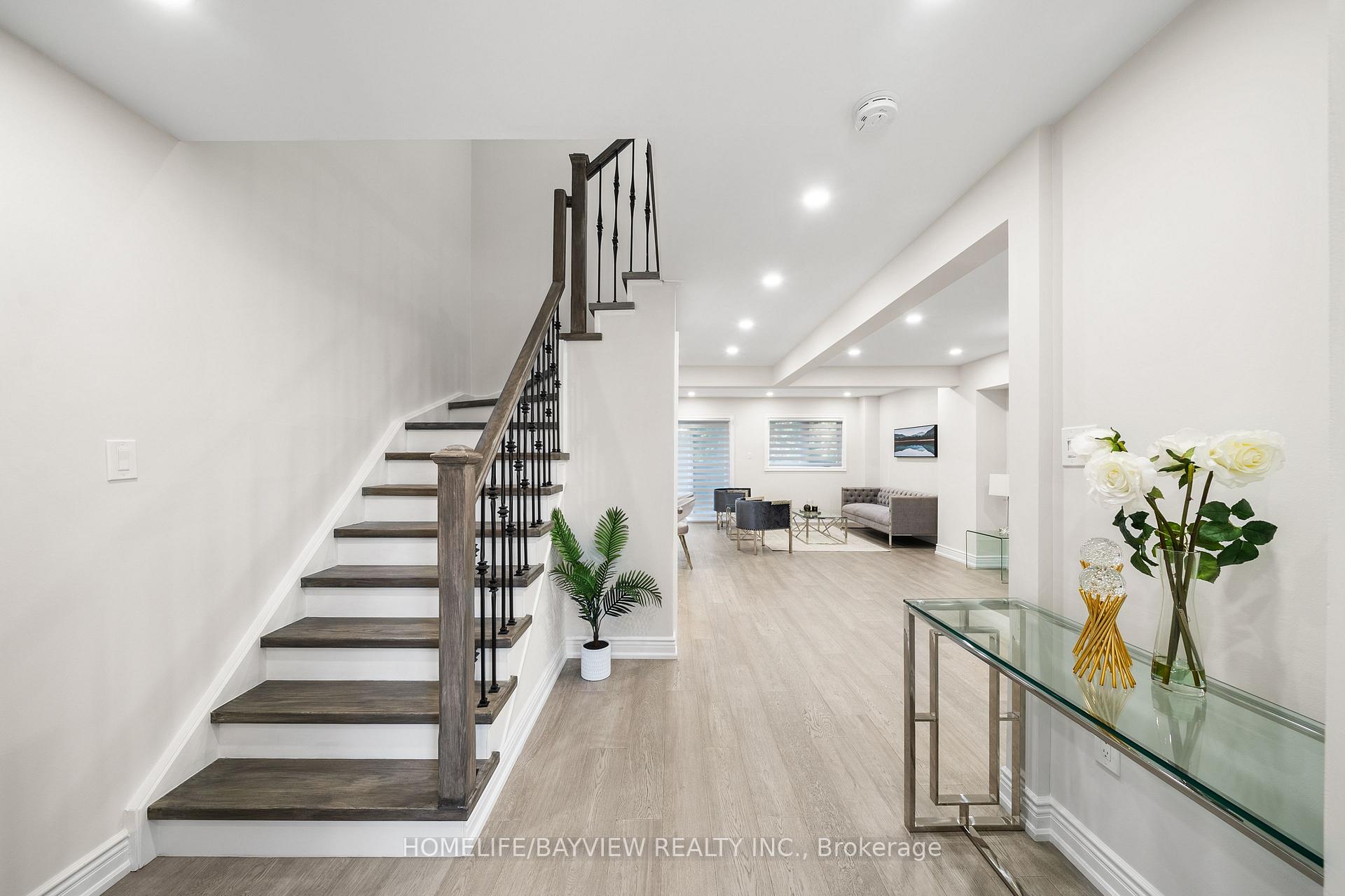 Photo 16 of 80 Jaimie Road, Vaughan, Brownridge — HOMEH