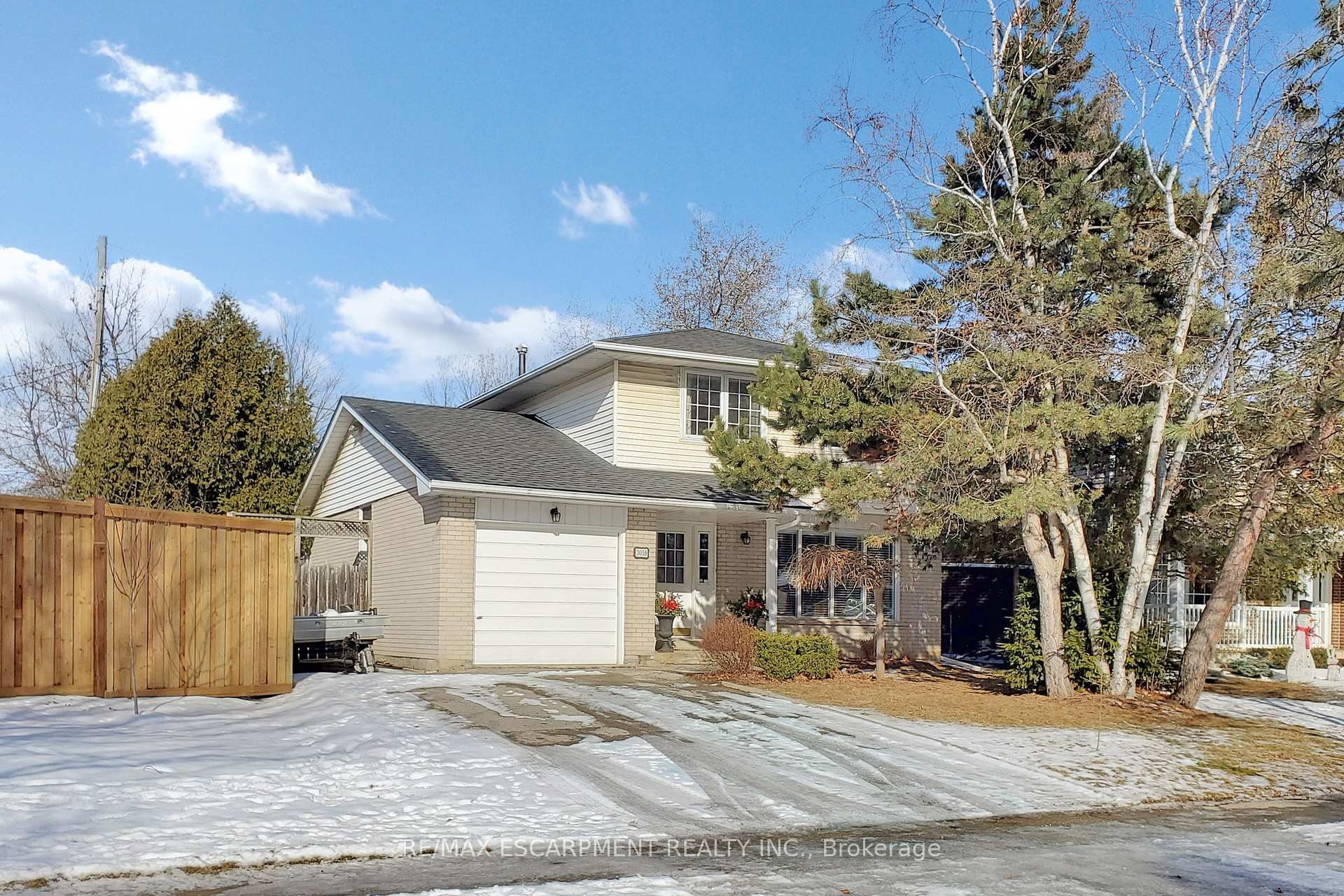 Photo 2 of 3059 Centennial Drive, Burlington, Palmer — HOMEH