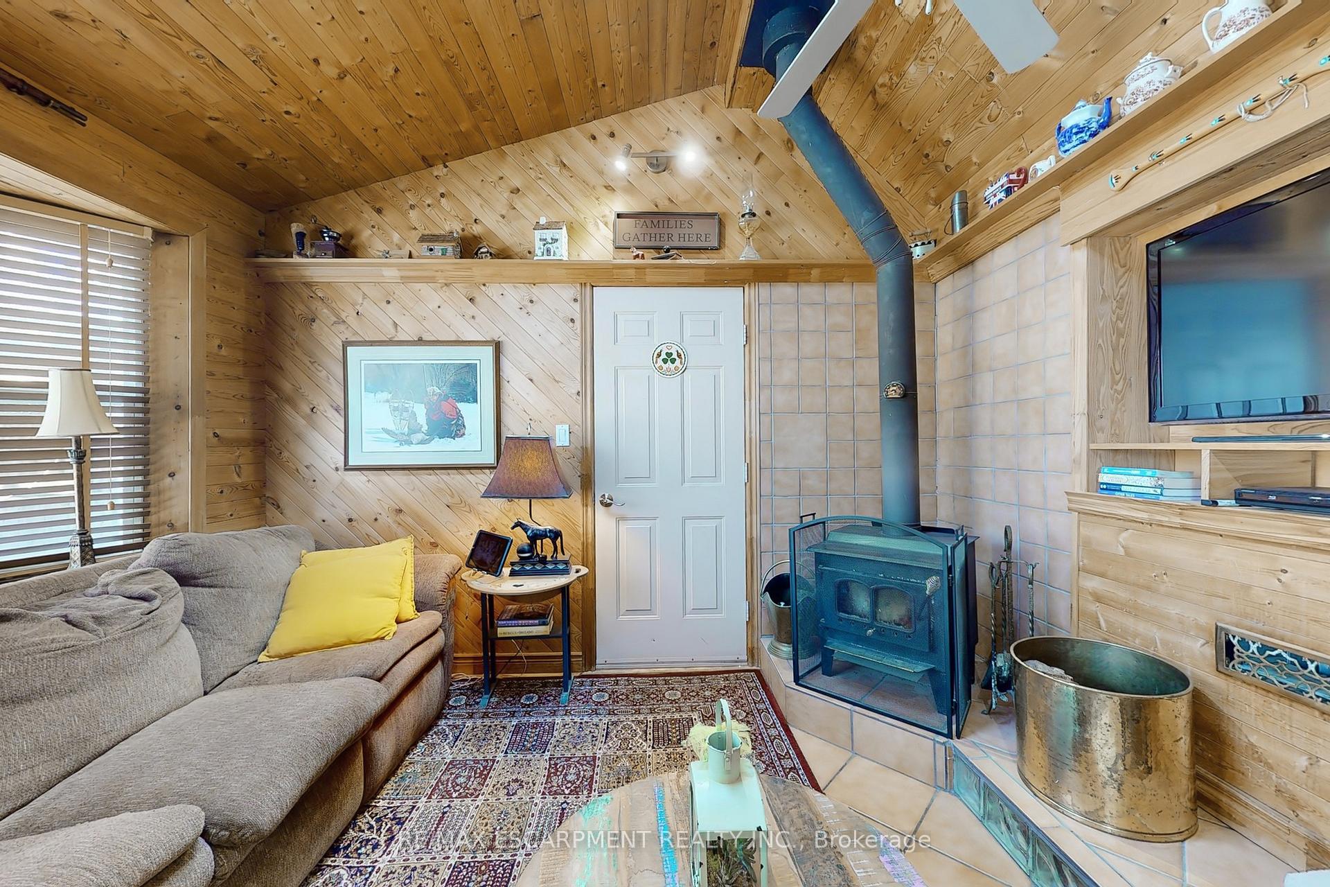 Photo 11 of 3059 Centennial Drive, Burlington, Palmer — HOMEH