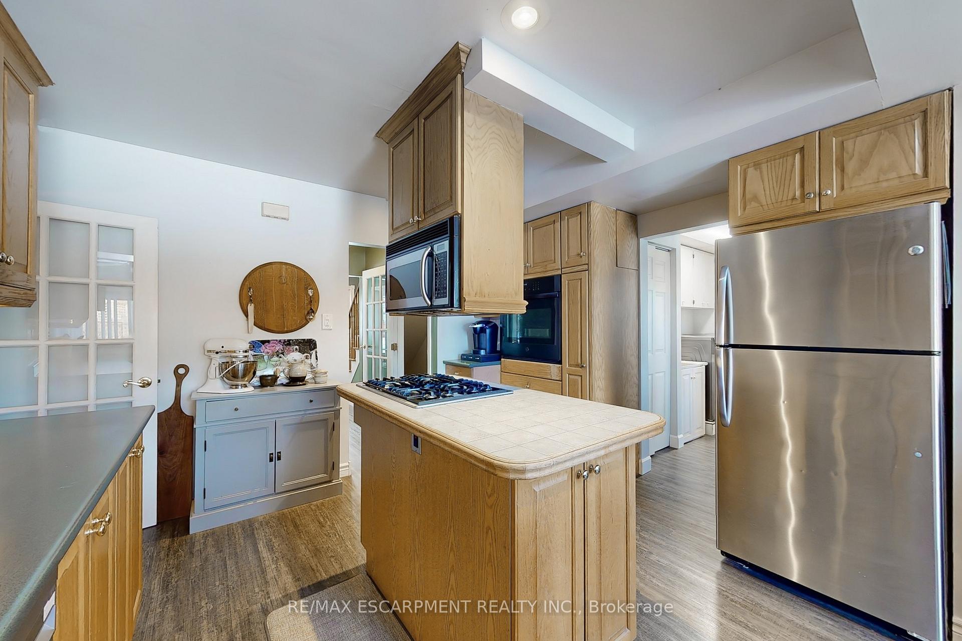 Photo 15 of 3059 Centennial Drive, Burlington, Palmer — HOMEH
