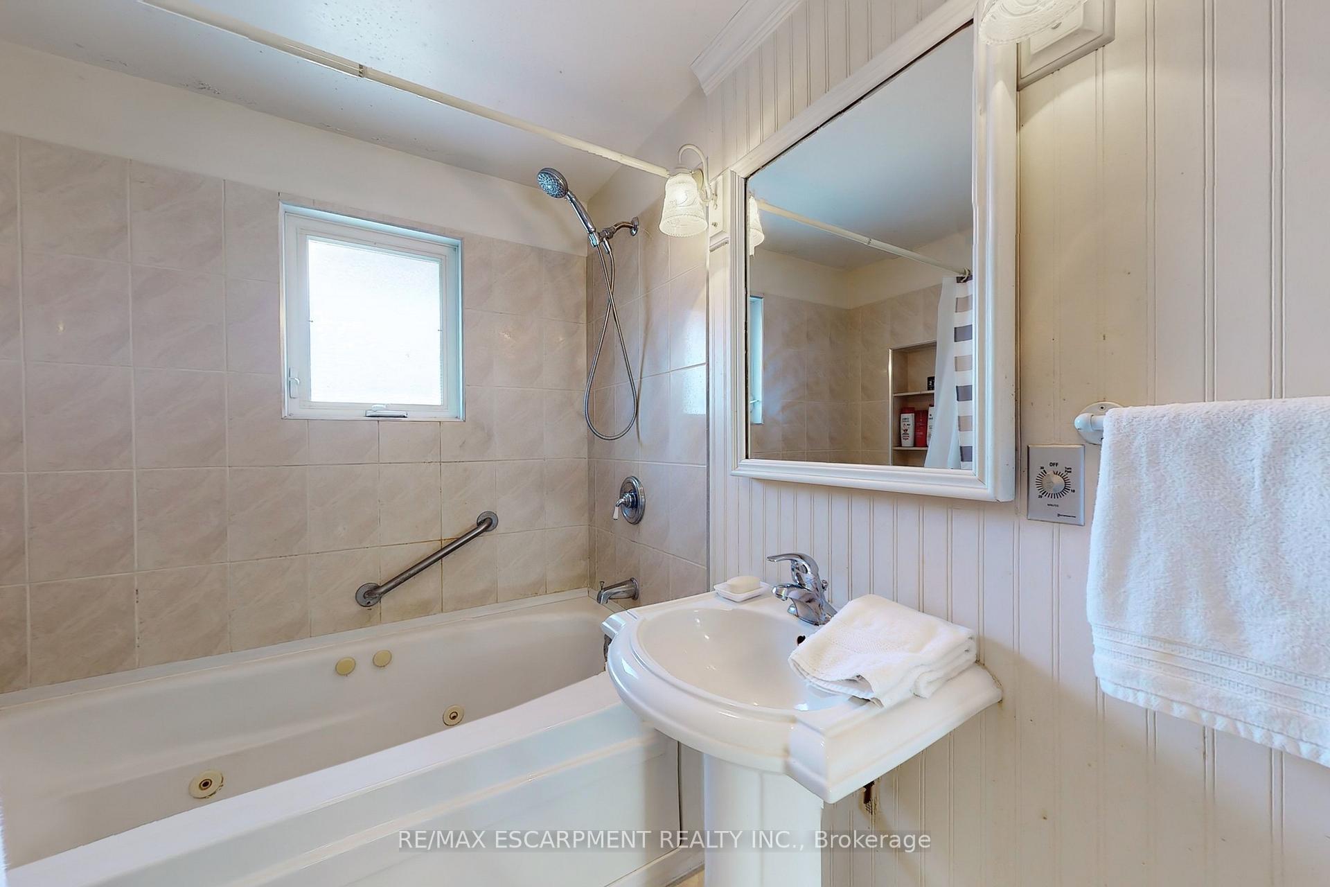 Photo 27 of 3059 Centennial Drive, Burlington, Palmer — HOMEH