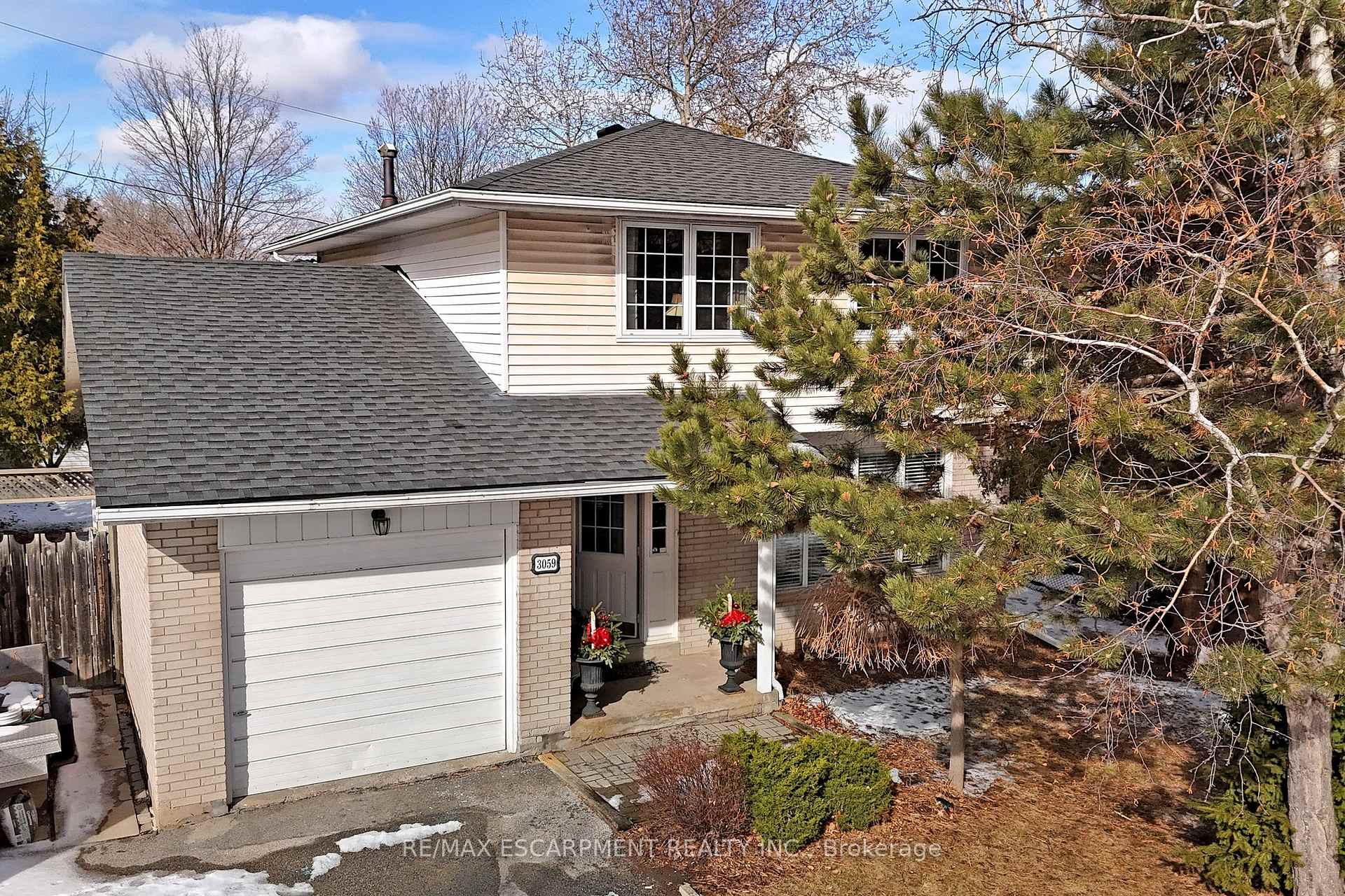 Photo 36 of 3059 Centennial Drive, Burlington, Palmer — HOMEH