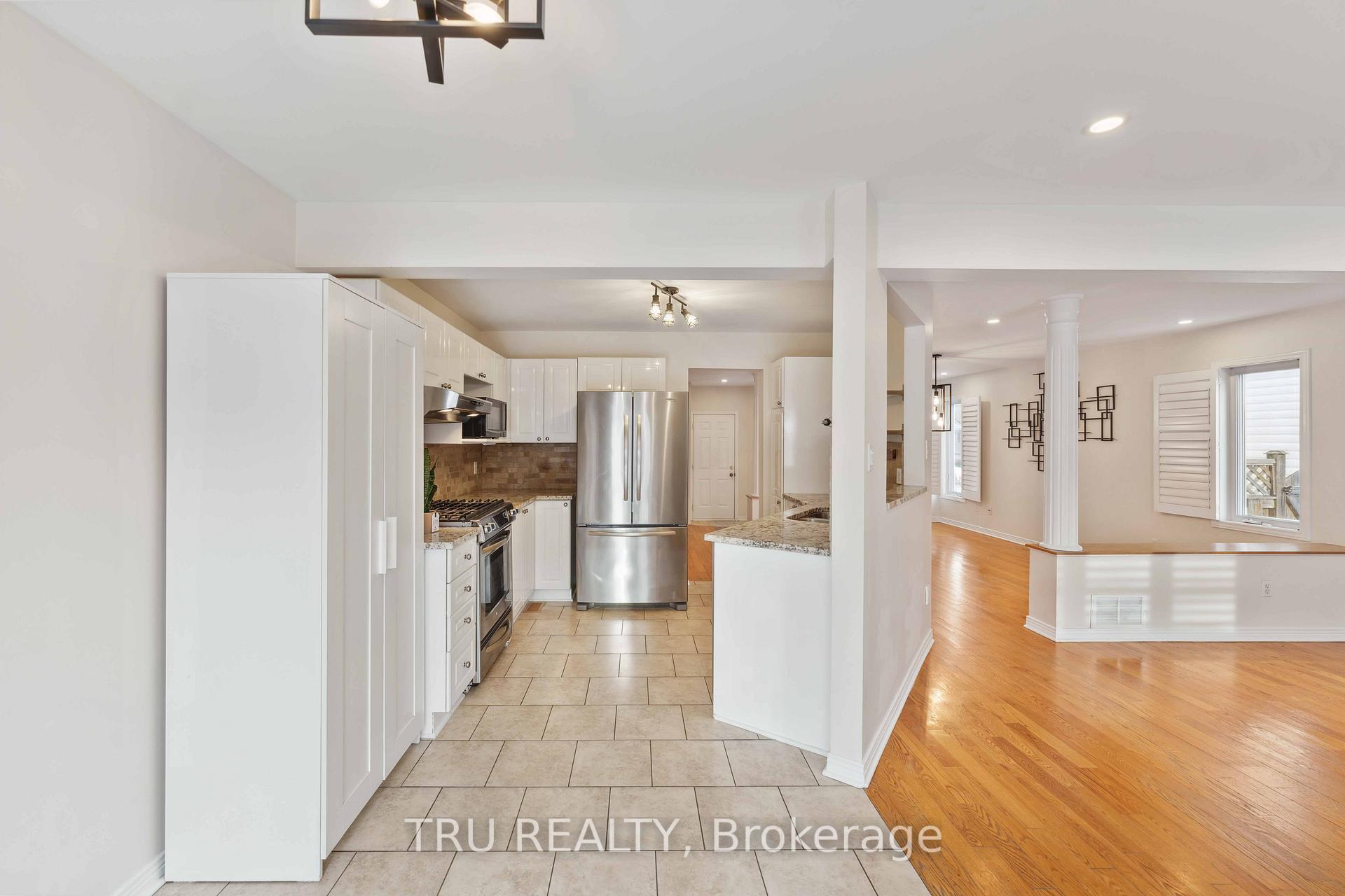 Photo 10 of 18 Sutcliffe Terrace, Ottawa, Barrhaven - Longfields — HOMEH