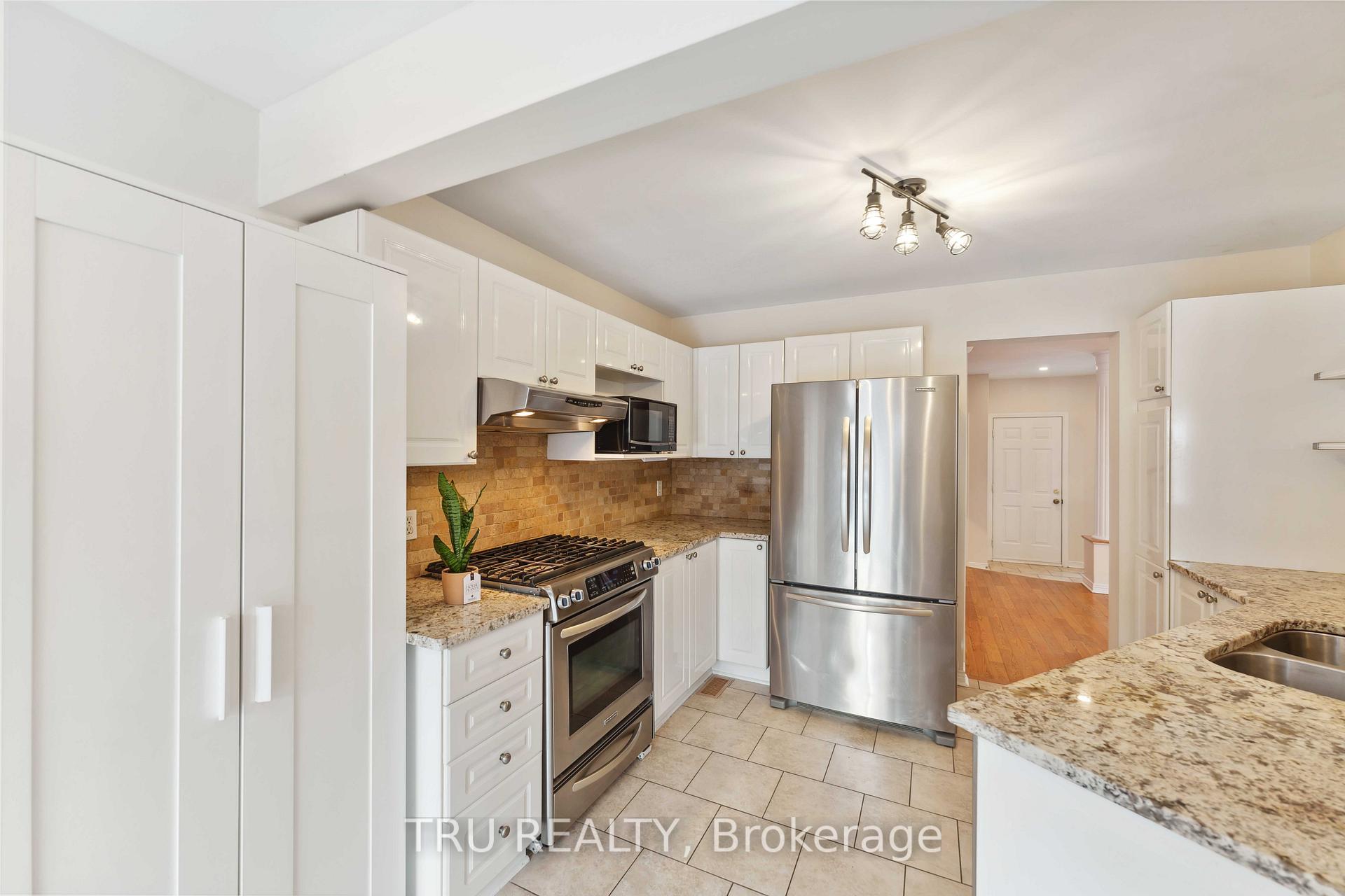 Photo 11 of 18 Sutcliffe Terrace, Ottawa, Barrhaven - Longfields — HOMEH