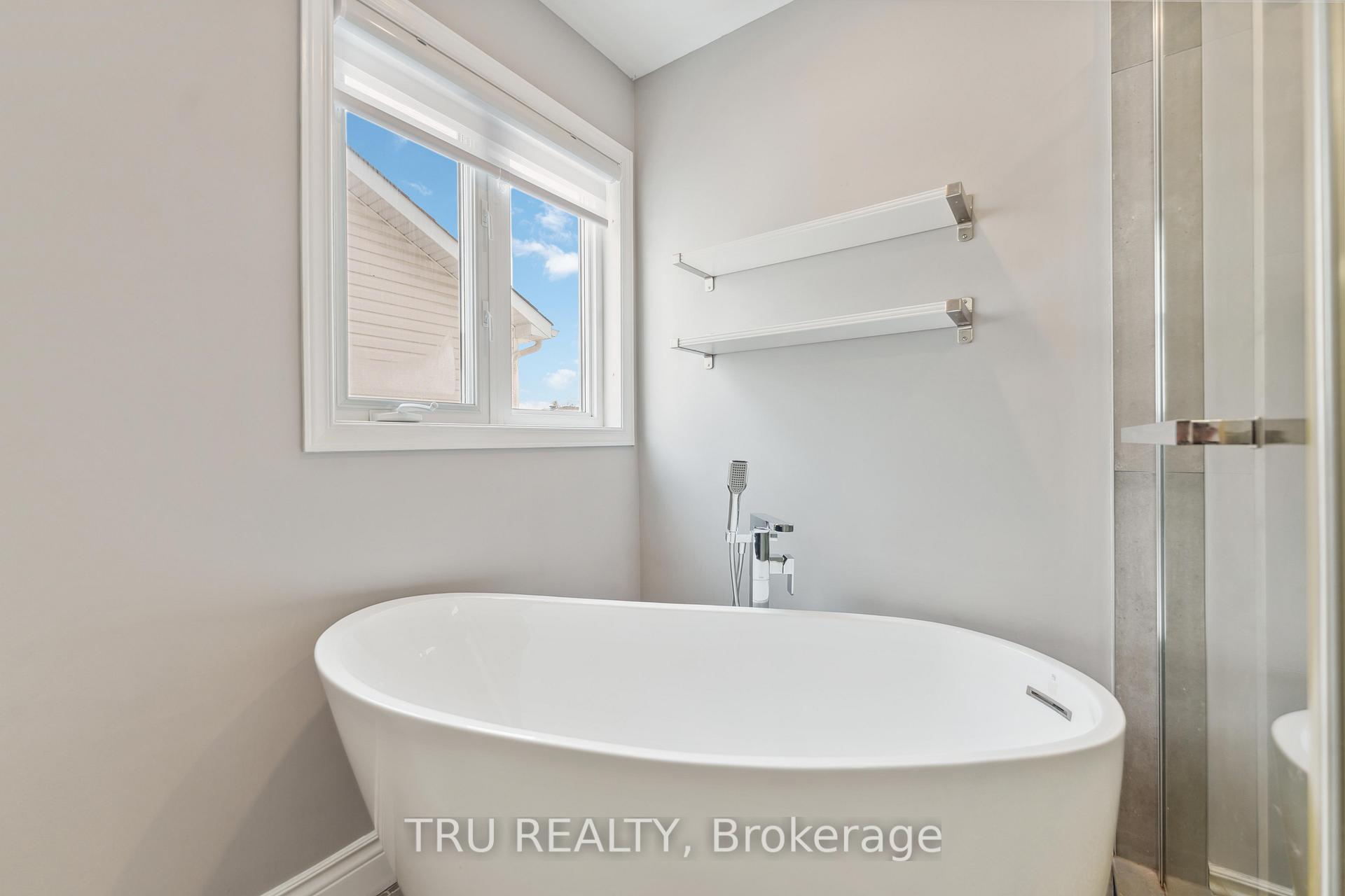 Photo 19 of 18 Sutcliffe Terrace, Ottawa, Barrhaven - Longfields — HOMEH