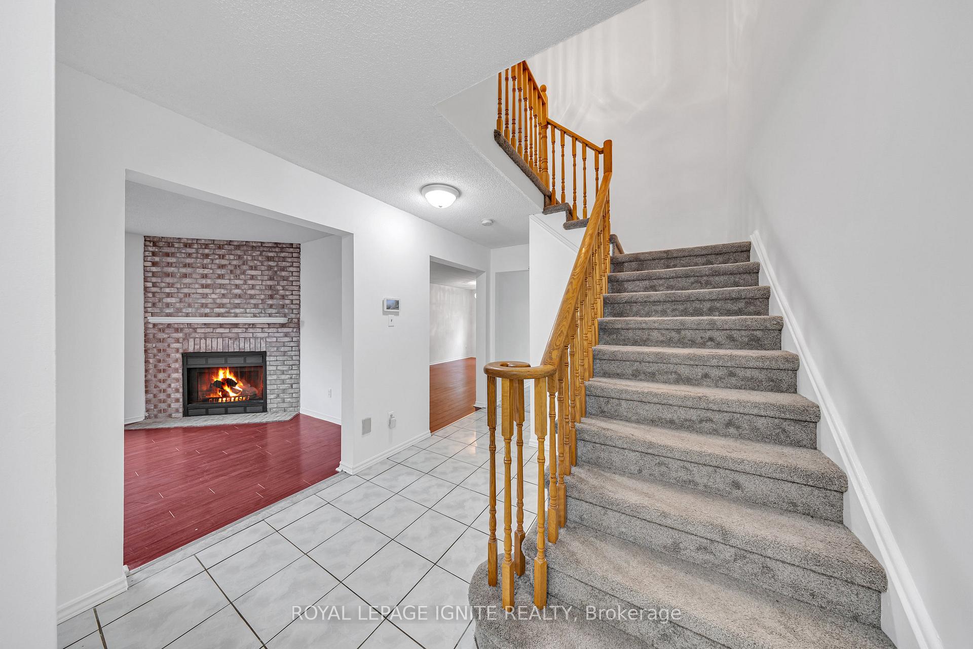 Photo 6 of 21 Toba Crescent, Brampton, Heart Lake East — HOMEH