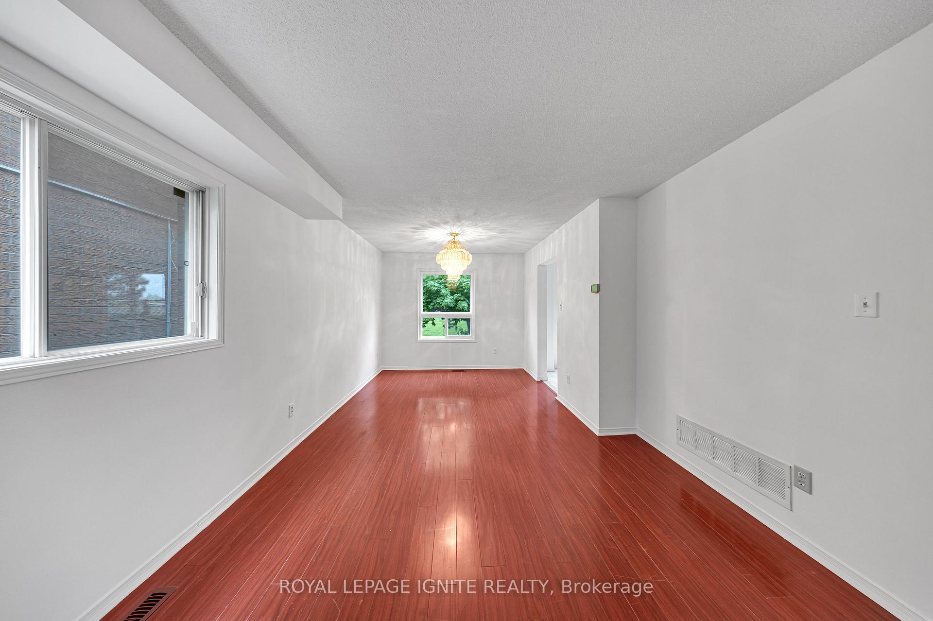 Photo 9 of 21 Toba Crescent, Brampton, Heart Lake East — HOMEH