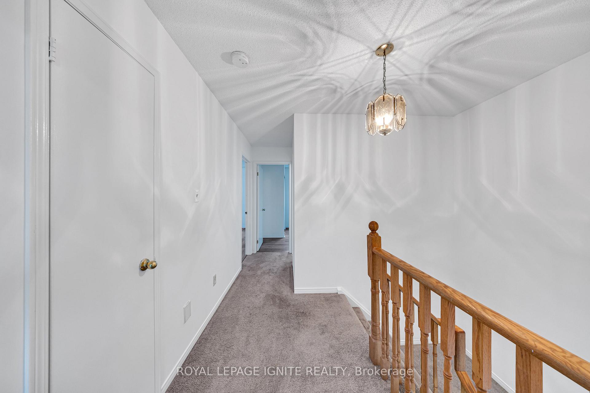 Photo 16 of 21 Toba Crescent, Brampton, Heart Lake East — HOMEH