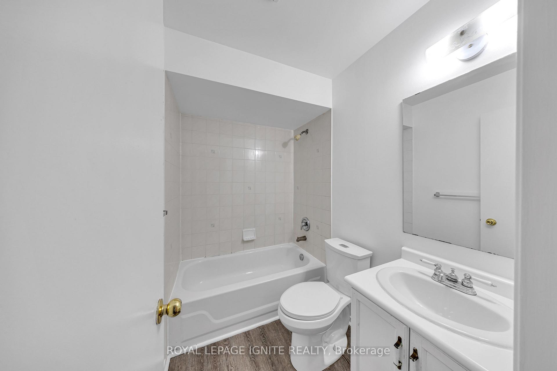 Photo 24 of 21 Toba Crescent, Brampton, Heart Lake East — HOMEH