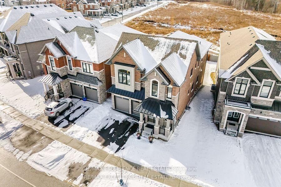 Front of 530 Kleinburg Summit Way