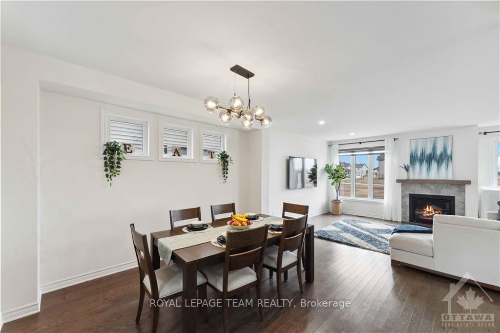 Photo 4 of 19 Tolchaco Court, Ottawa, Barrhaven - Half Moon Bay — HOMEH