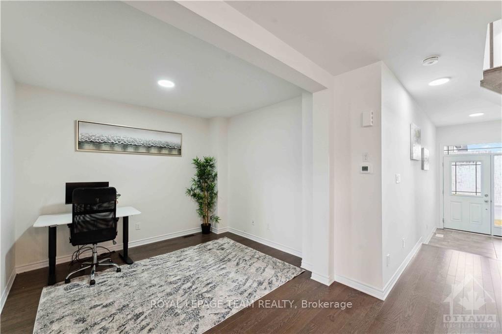 Photo 12 of 19 Tolchaco Court, Ottawa, Barrhaven - Half Moon Bay — HOMEH