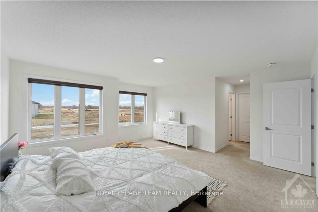 Photo 15 of 19 Tolchaco Court, Ottawa, Barrhaven - Half Moon Bay — HOMEH