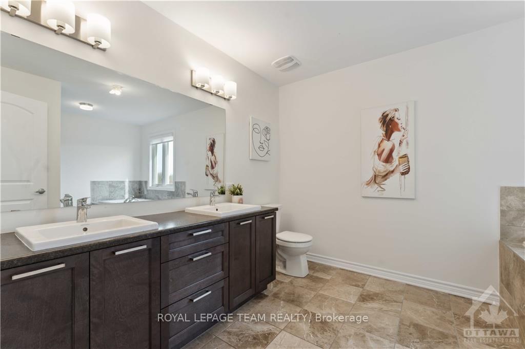 Photo 16 of 19 Tolchaco Court, Ottawa, Barrhaven - Half Moon Bay — HOMEH