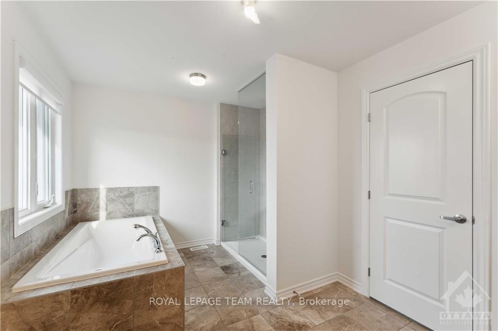 Photo 17 of 19 Tolchaco Court, Ottawa, Barrhaven - Half Moon Bay — HOMEH