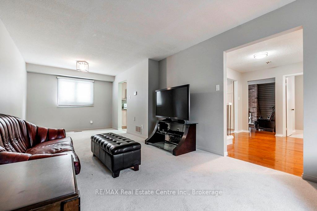 Photo 8 of 2031 Headon Forest Drive, Burlington, Headon — HOMEH