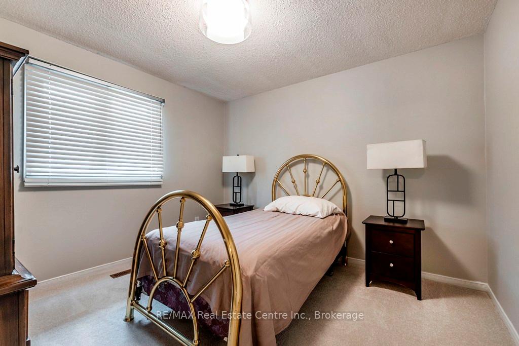 Photo 11 of 2031 Headon Forest Drive, Burlington, Headon — HOMEH