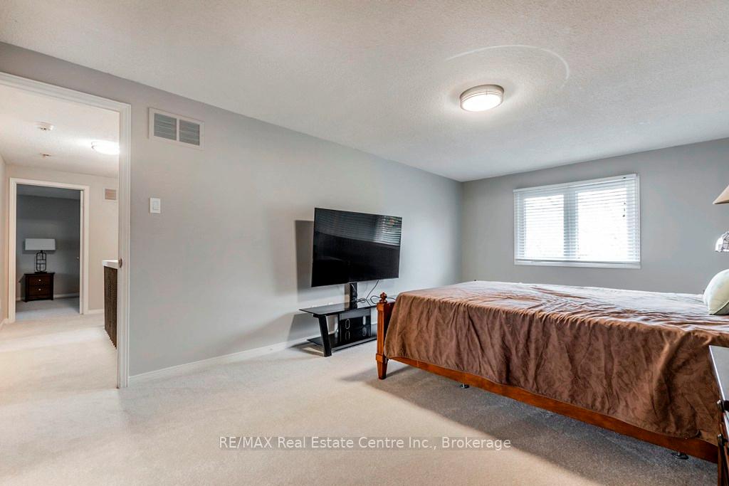 Photo 12 of 2031 Headon Forest Drive, Burlington, Headon — HOMEH