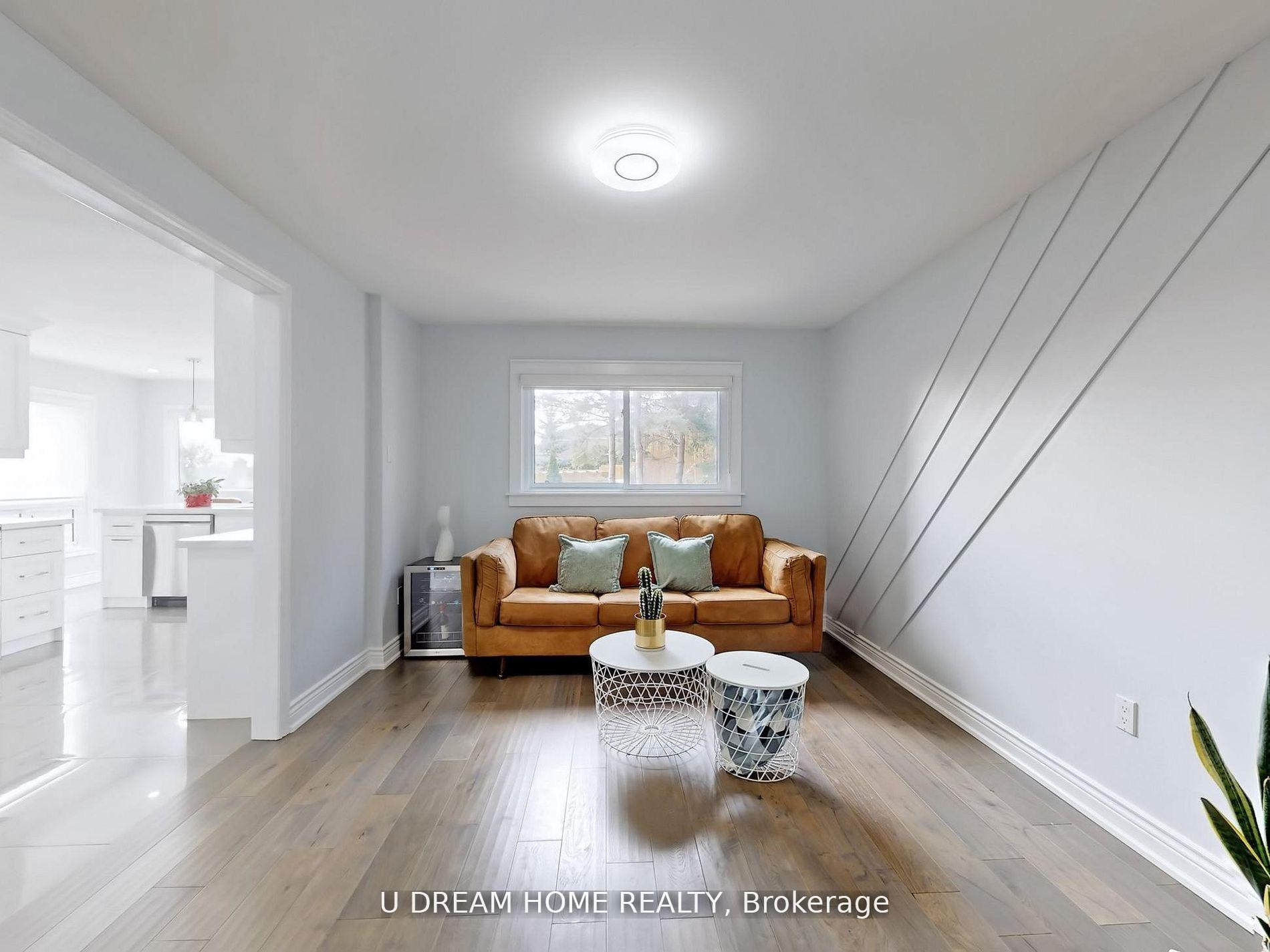 Photo 14 of 84 Autumn Way, Aurora, Aurora Heights — HOMEH