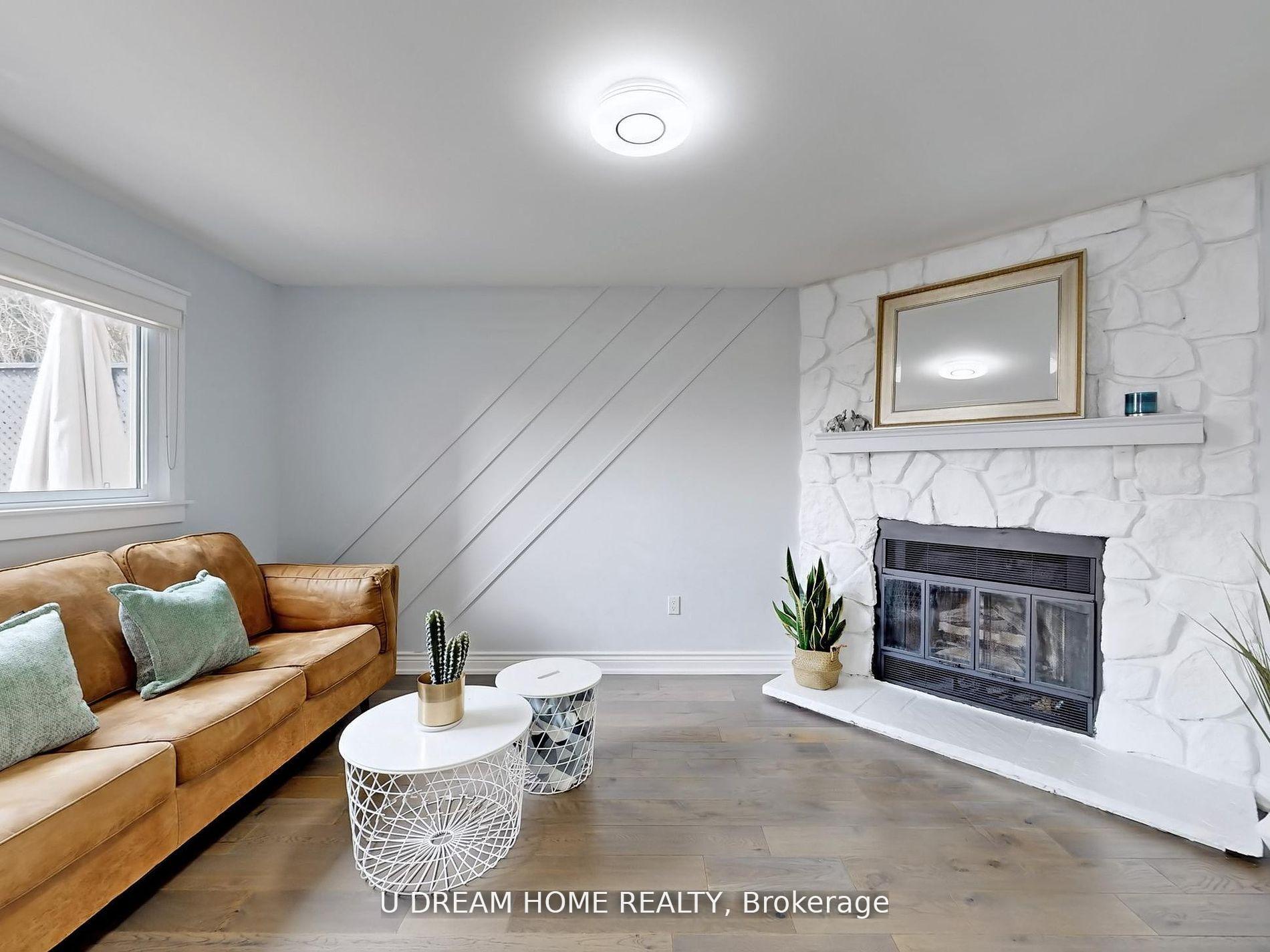 Photo 3 of 84 Autumn Way, Aurora, Aurora Heights — HOMEH