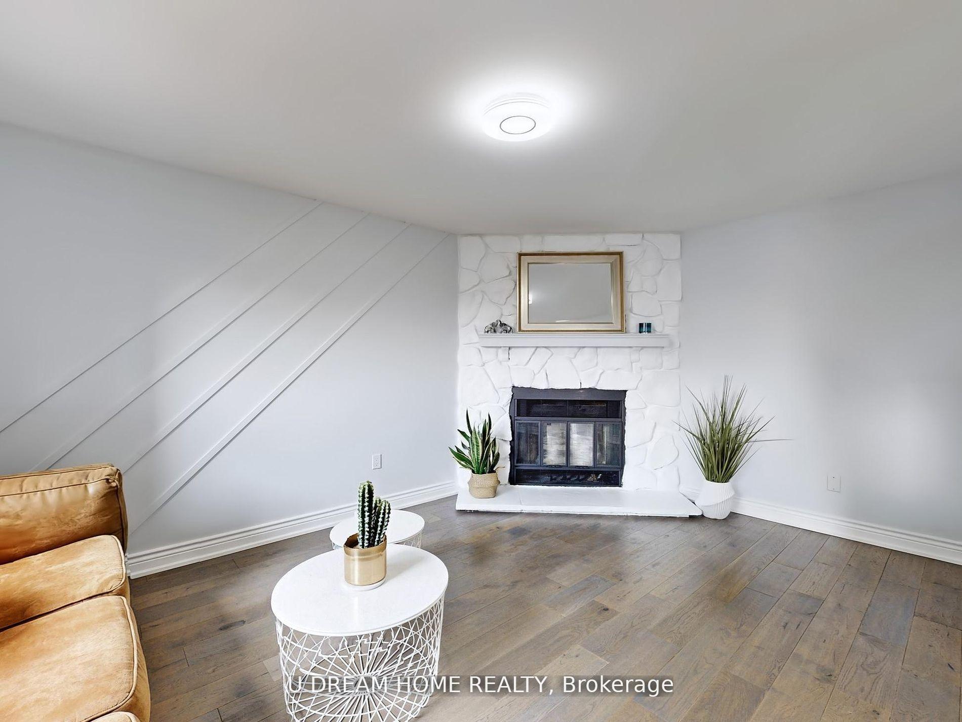 Photo 5 of 84 Autumn Way, Aurora, Aurora Heights — HOMEH