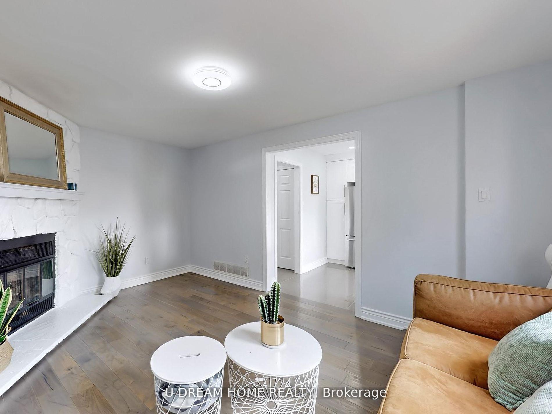 Photo 9 of 84 Autumn Way, Aurora, Aurora Heights — HOMEH