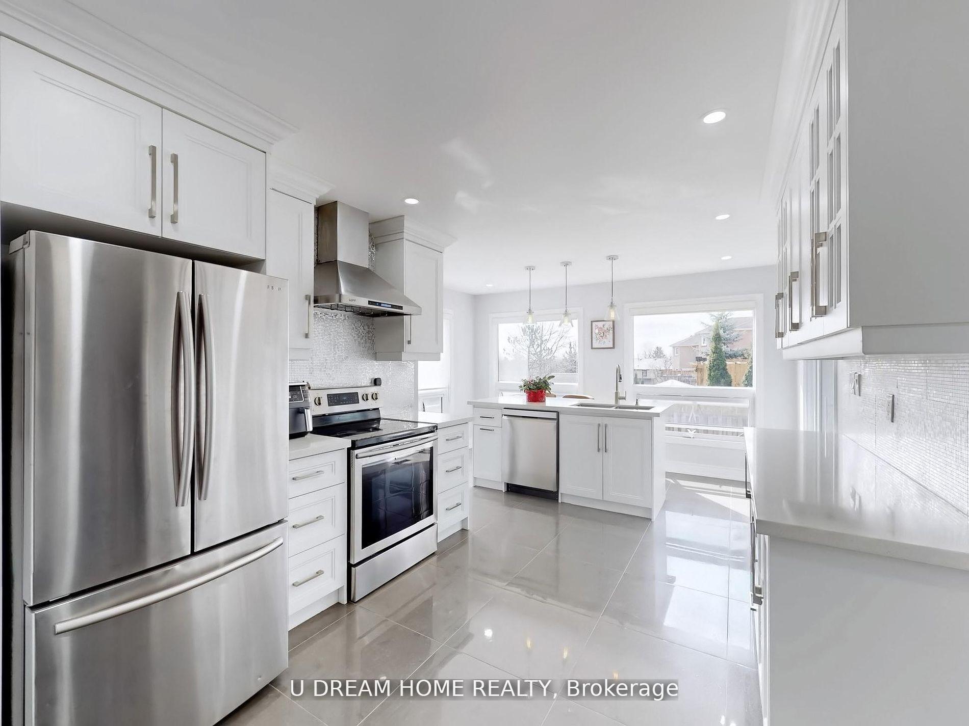 Photo 8 of 84 Autumn Way, Aurora, Aurora Heights — HOMEH