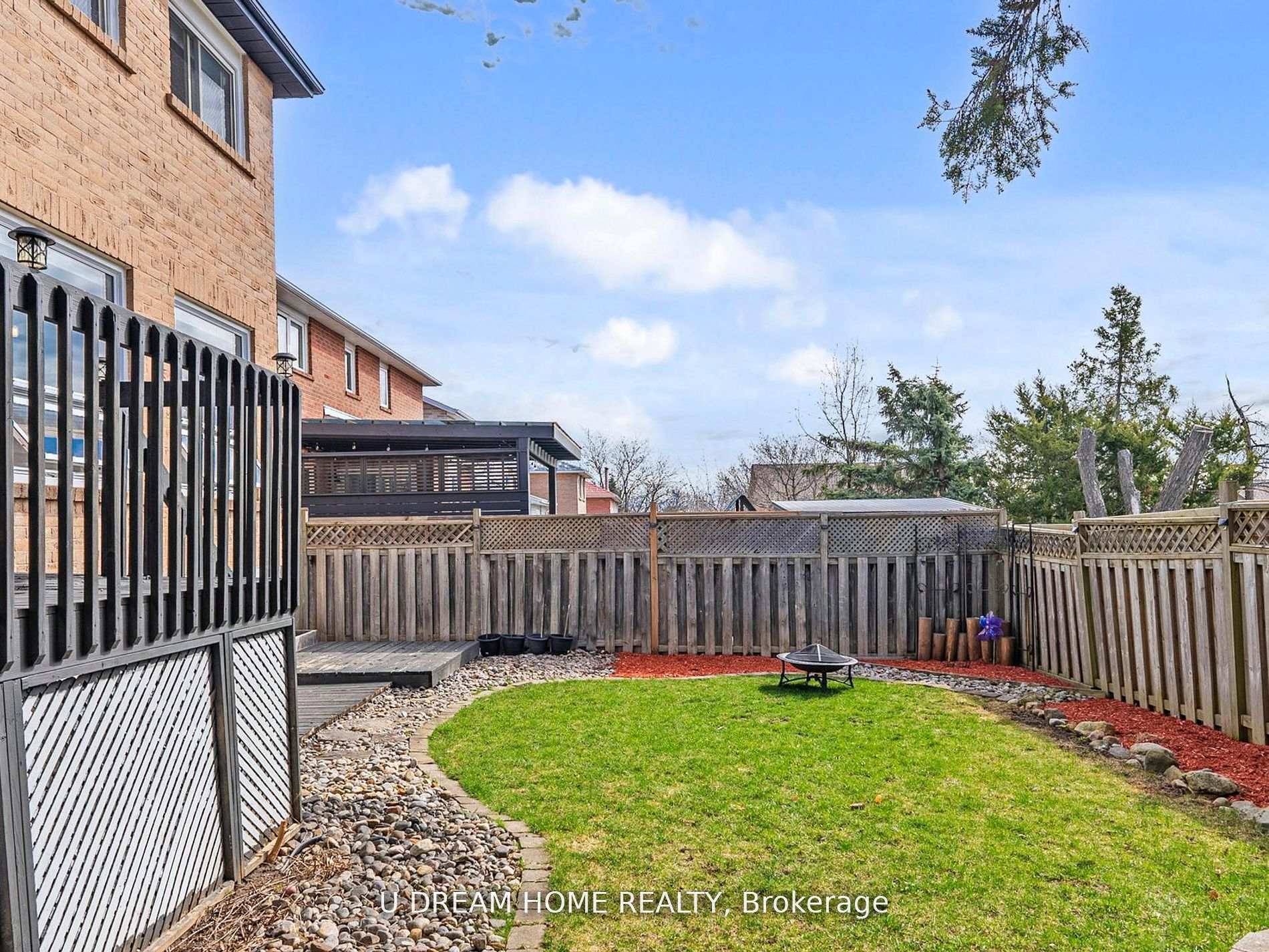 Photo 33 of 84 Autumn Way, Aurora, Aurora Heights — HOMEH