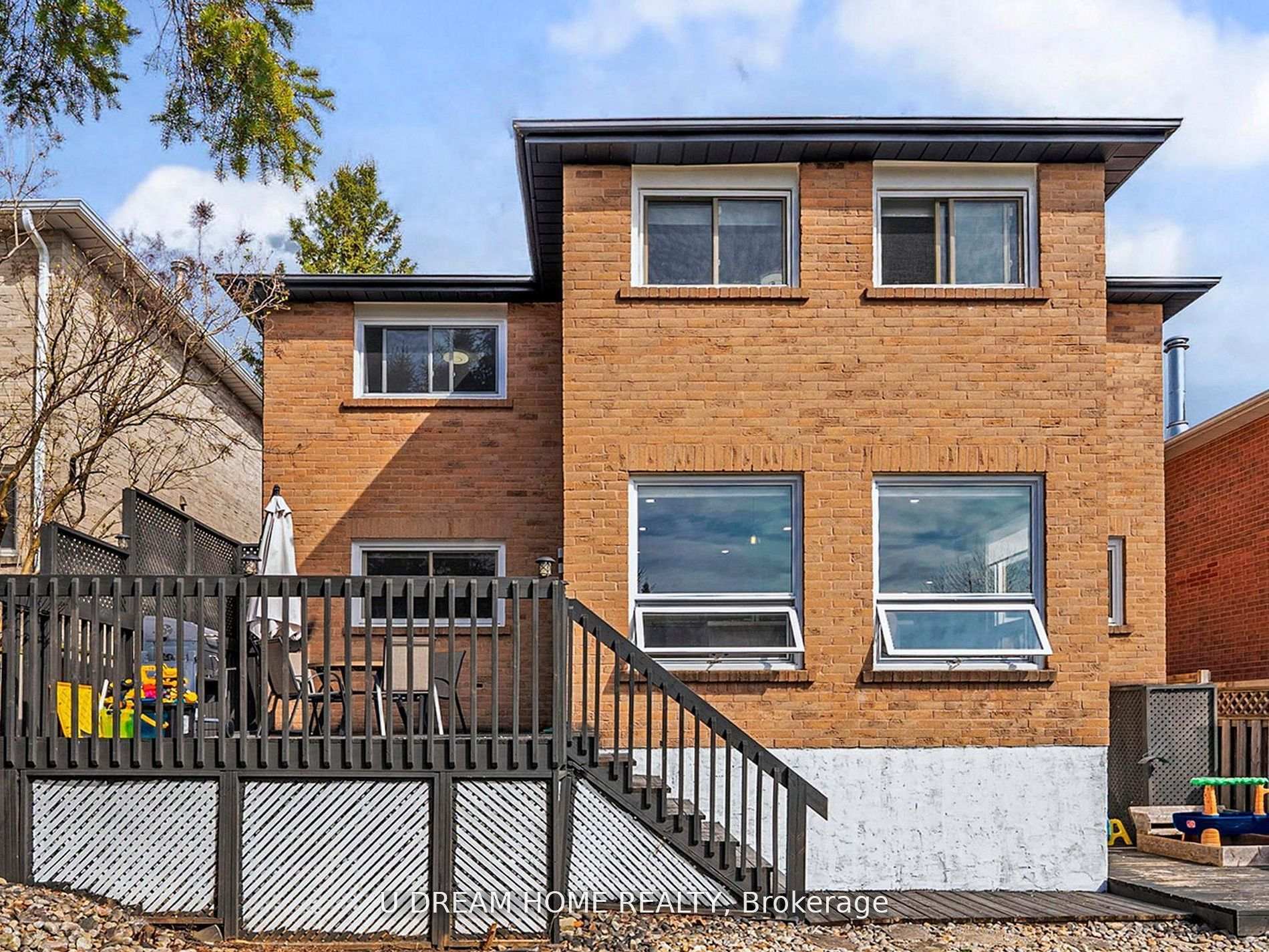 Photo 35 of 84 Autumn Way, Aurora, Aurora Heights — HOMEH
