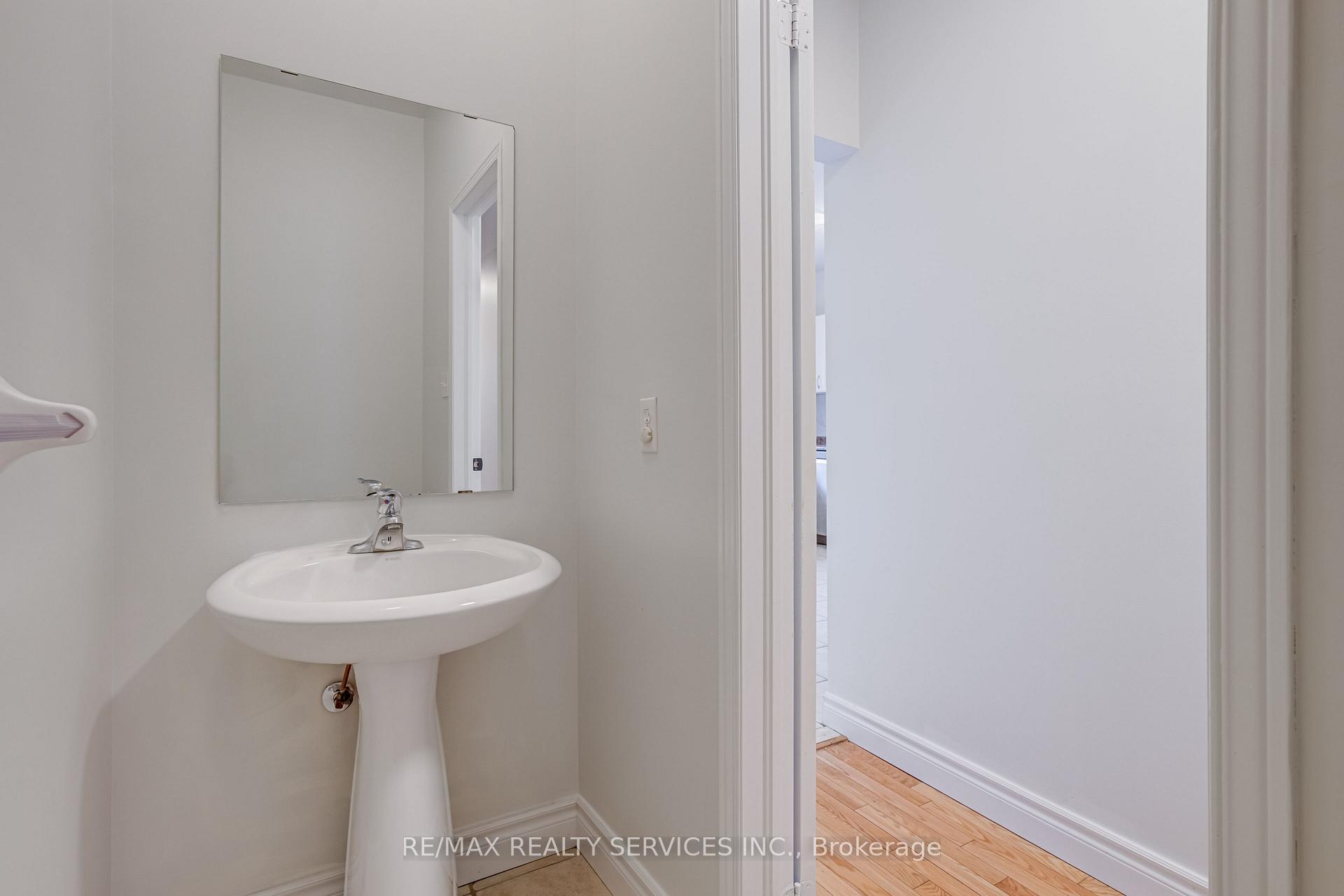 Photo 13 of 20 Portrush Trail, Brampton, Credit Valley — HOMEH