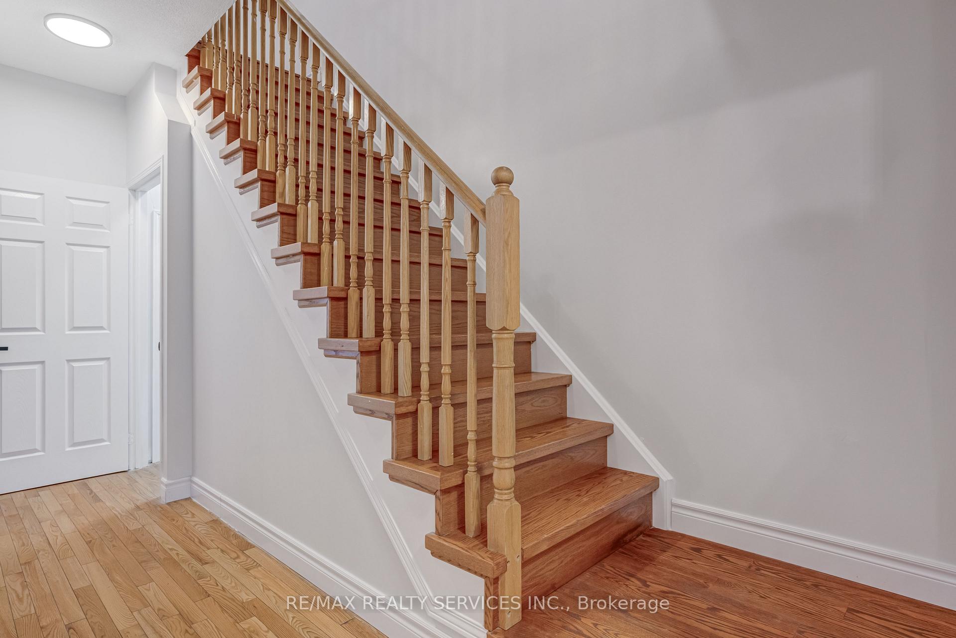 Photo 14 of 20 Portrush Trail, Brampton, Credit Valley — HOMEH