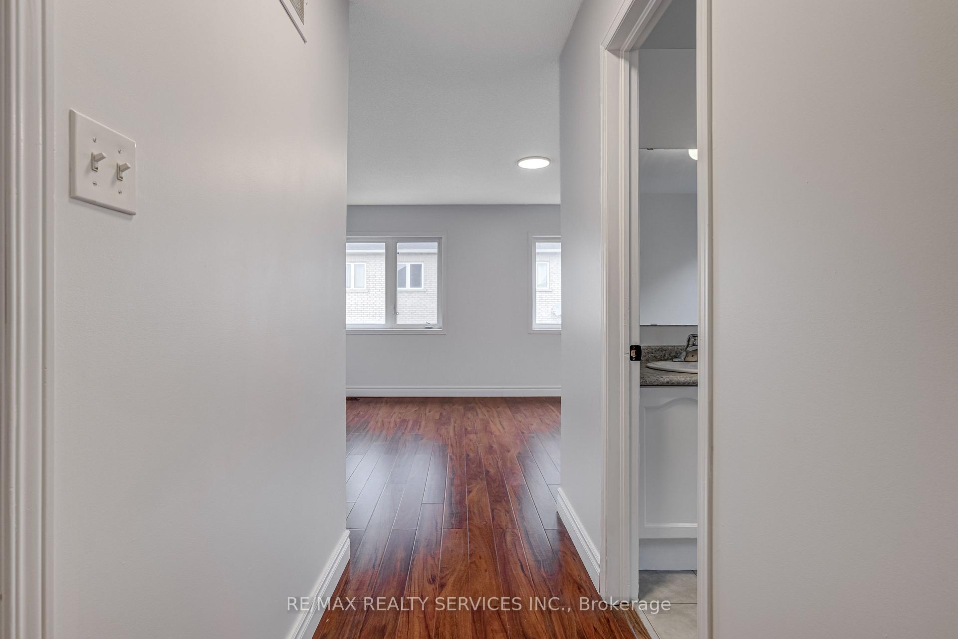 Photo 16 of 20 Portrush Trail, Brampton, Credit Valley — HOMEH