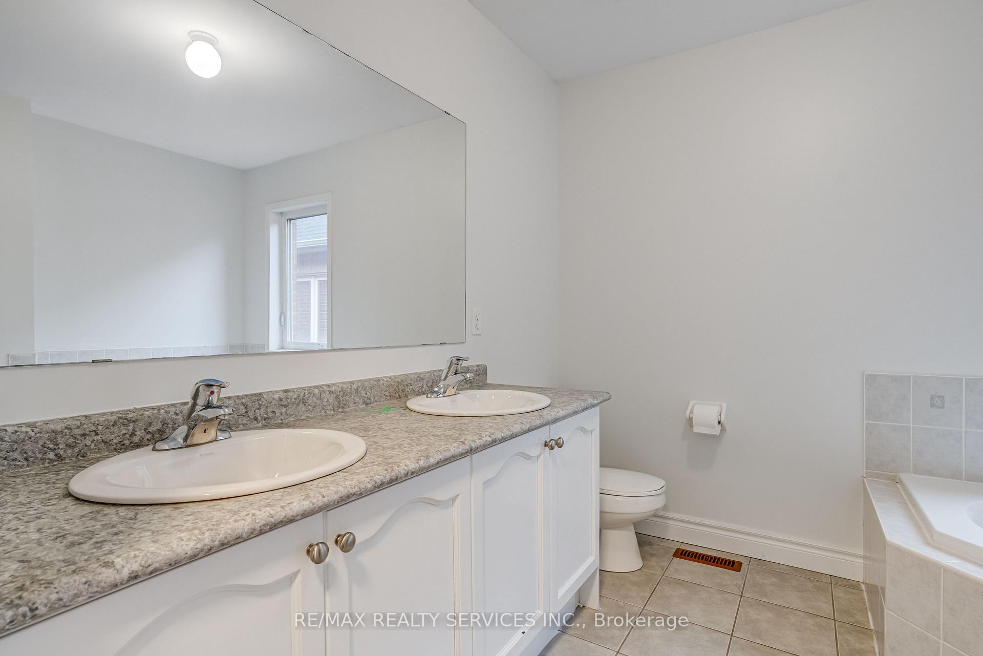 Photo 18 of 20 Portrush Trail, Brampton, Credit Valley — HOMEH