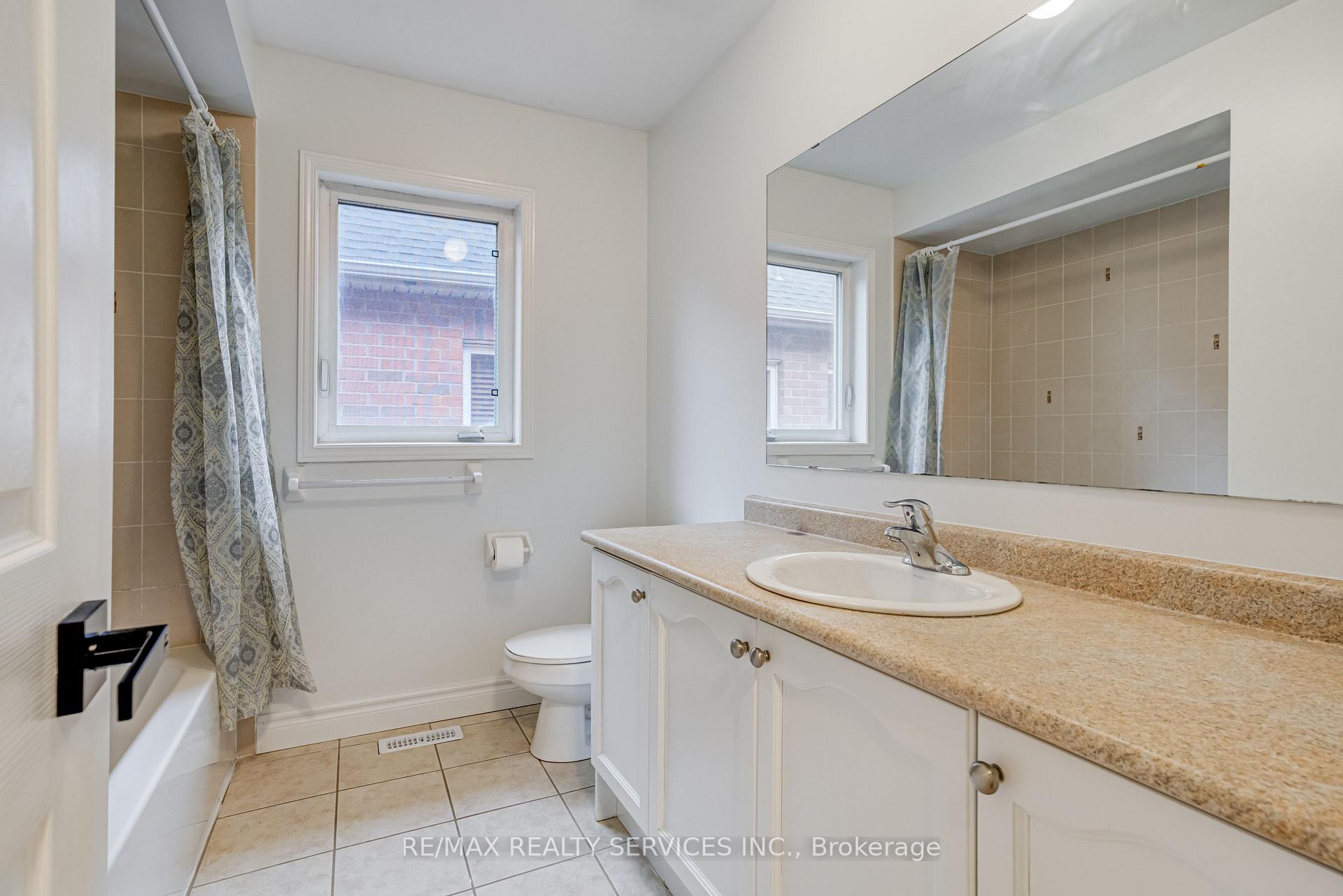 Photo 24 of 20 Portrush Trail, Brampton, Credit Valley — HOMEH