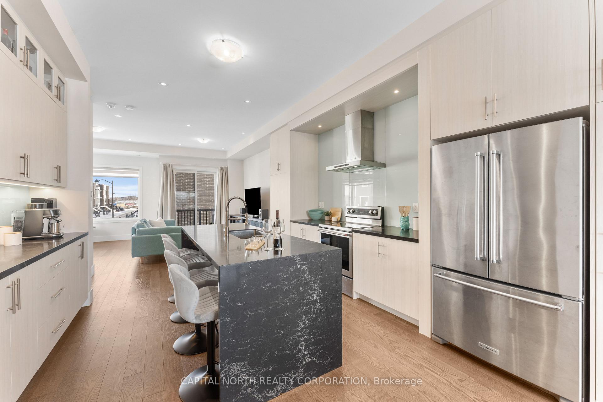 Photo 9 of 163 Sydney Circle, Vaughan, Vellore Village — HOMEH