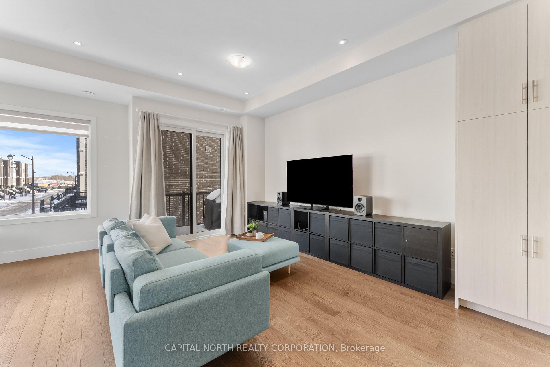 Photo 16 of 163 Sydney Circle, Vaughan, Vellore Village — HOMEH