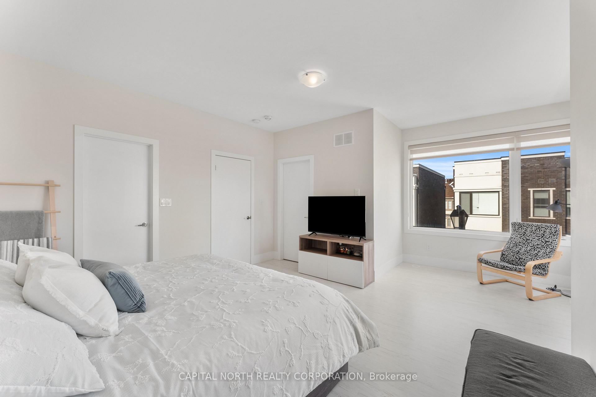 Photo 23 of 163 Sydney Circle, Vaughan, Vellore Village — HOMEH