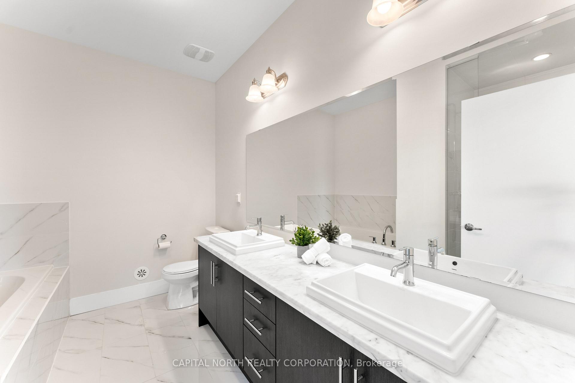 Photo 24 of 163 Sydney Circle, Vaughan, Vellore Village — HOMEH