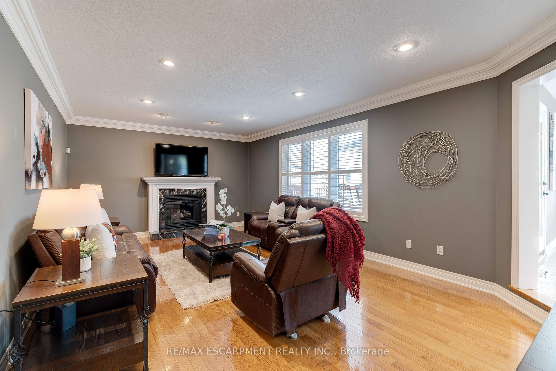 Photo 4 of 6 Embassy Drive, Hamilton, Lisgar — HOMEH