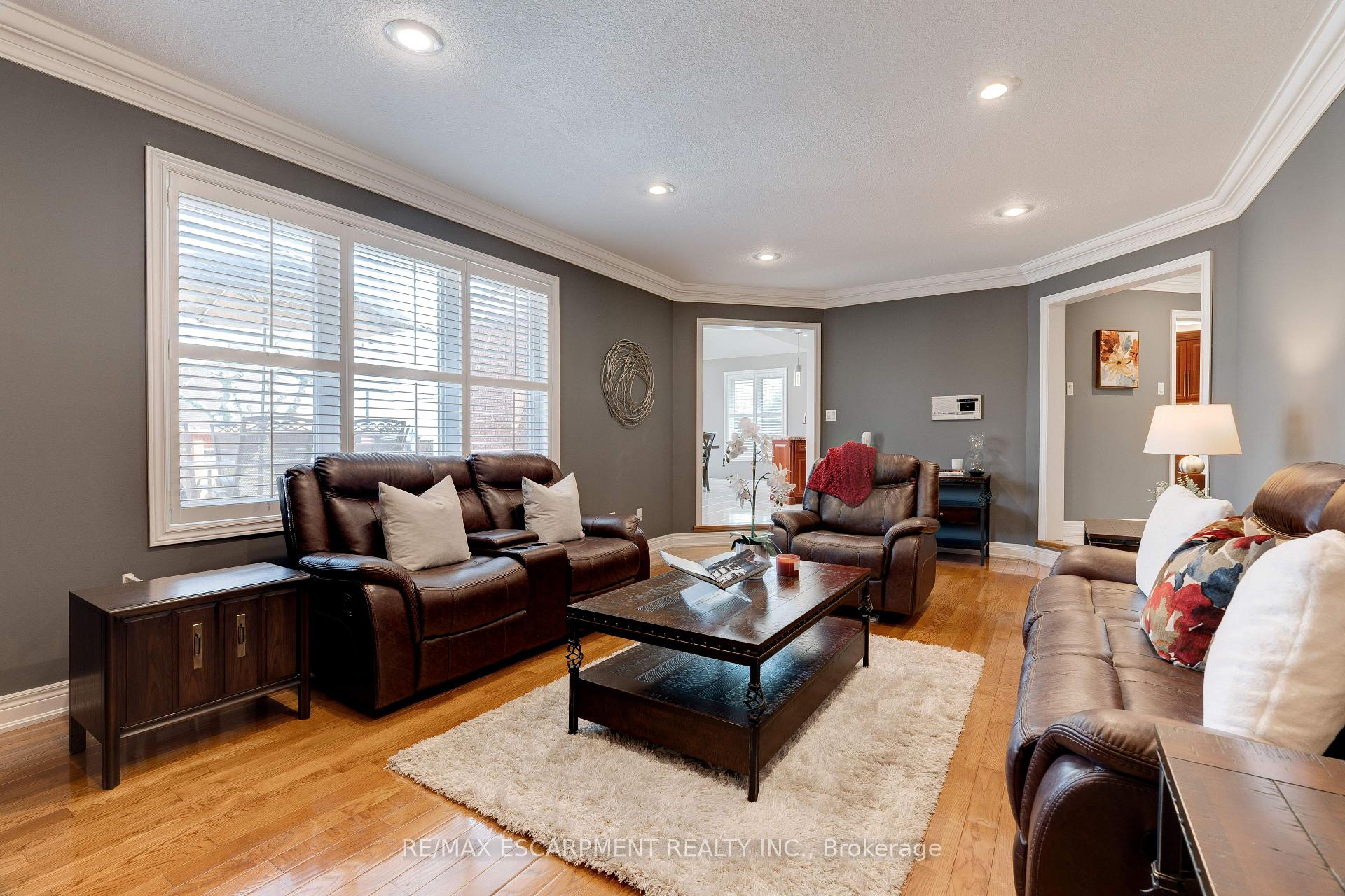 Photo 5 of 6 Embassy Drive, Hamilton, Lisgar — HOMEH