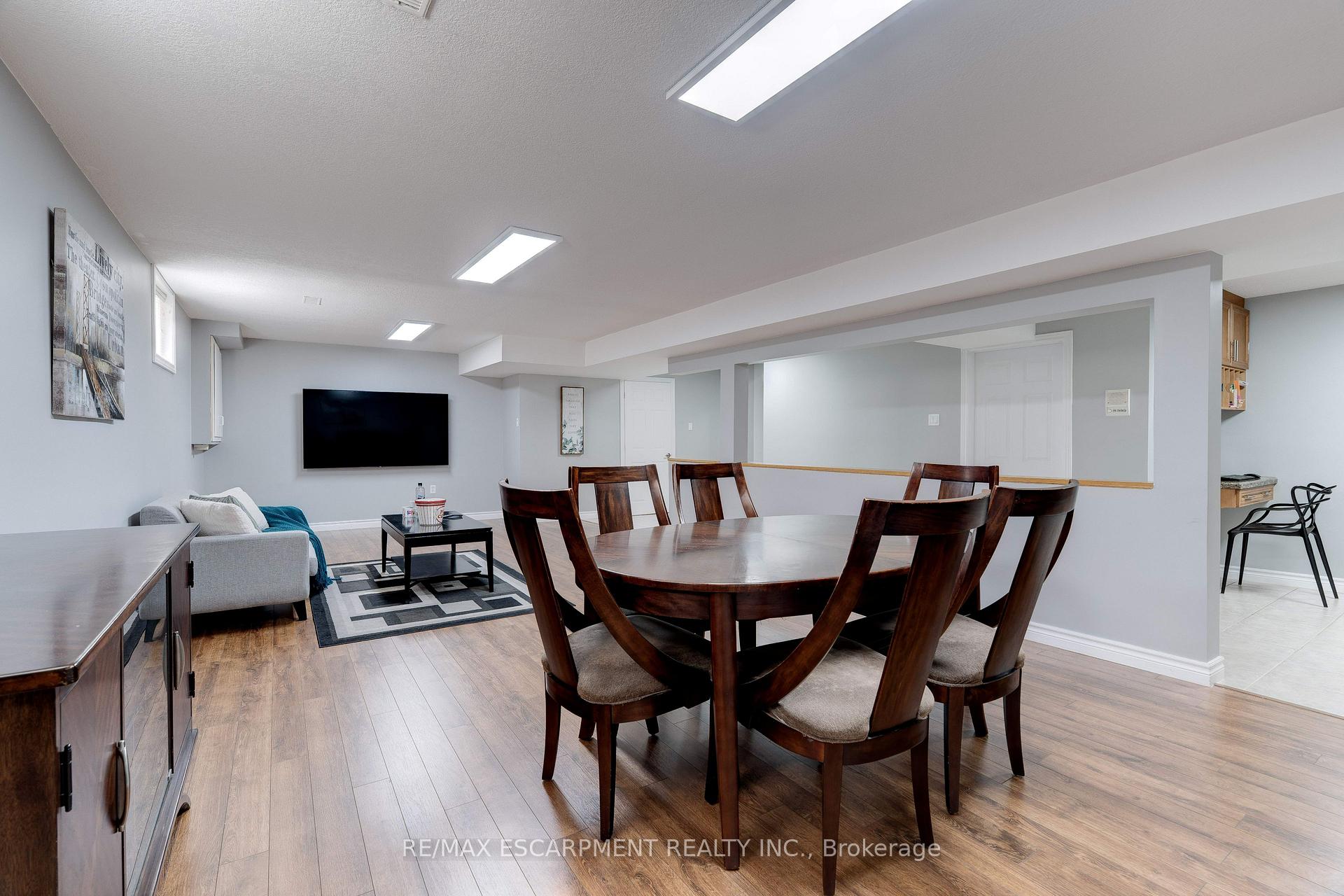 Photo 25 of 6 Embassy Drive, Hamilton, Lisgar — HOMEH