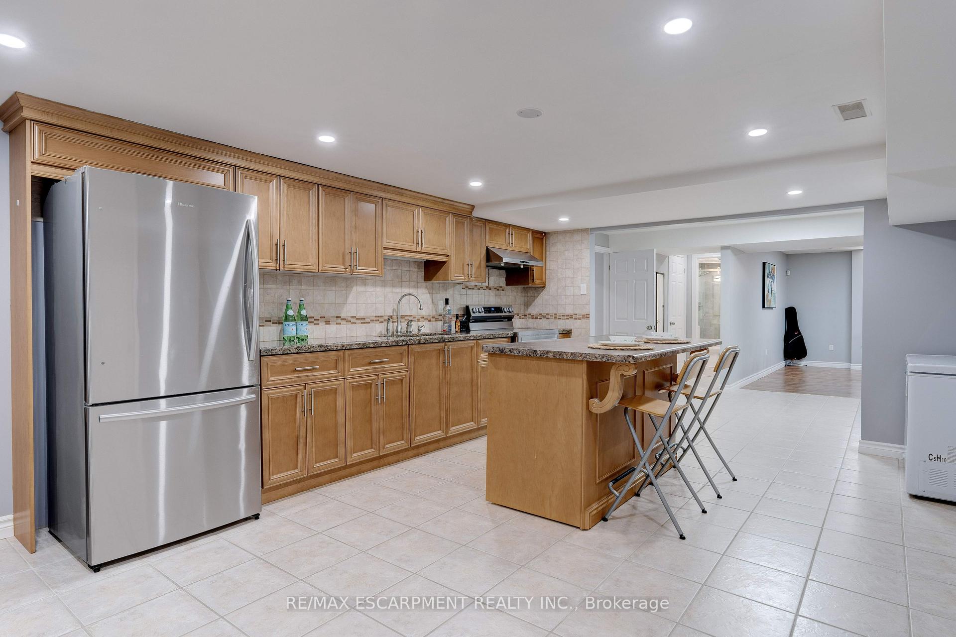 Photo 27 of 6 Embassy Drive, Hamilton, Lisgar — HOMEH