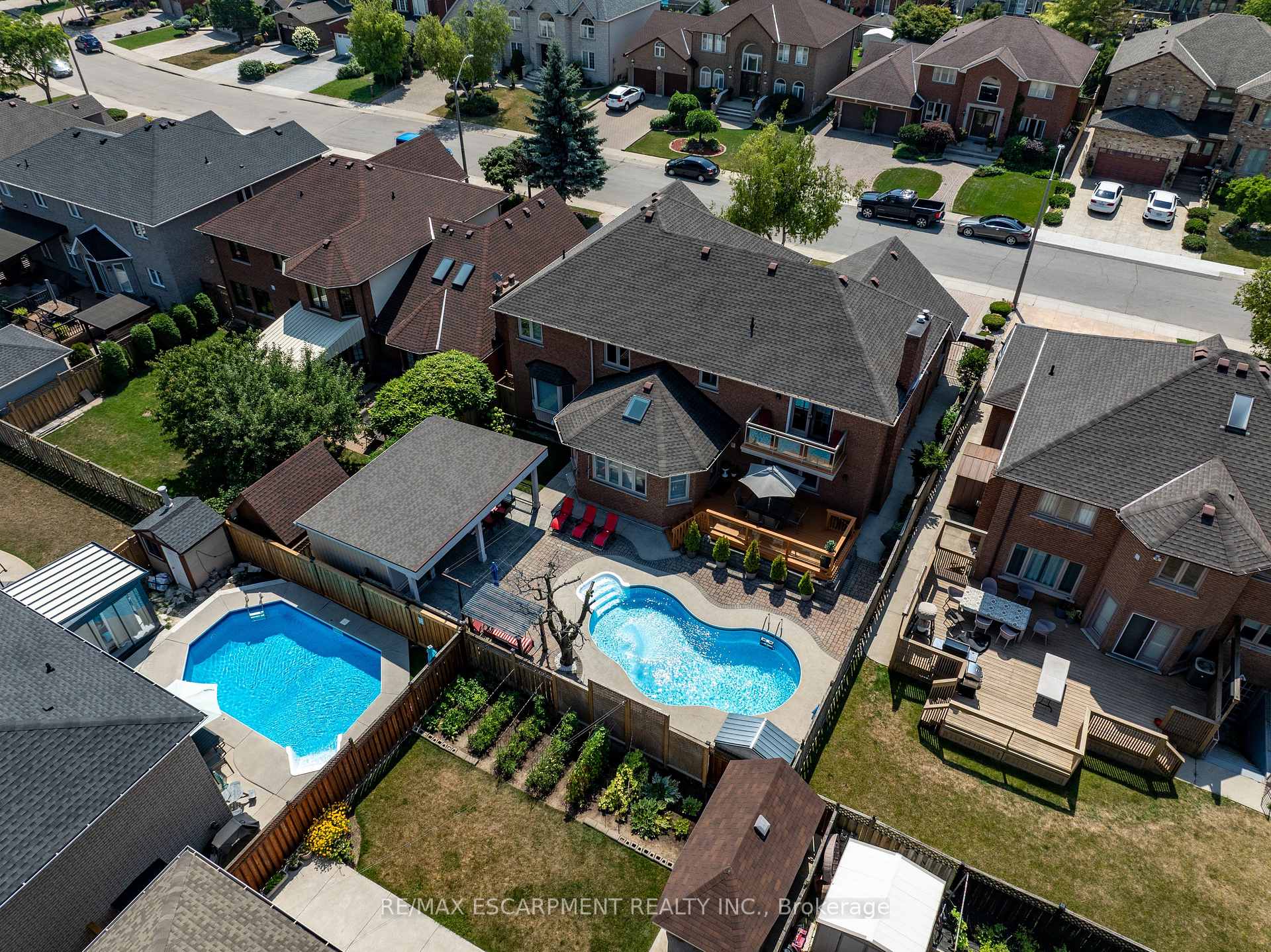 Photo 37 of 6 Embassy Drive, Hamilton, Lisgar — HOMEH