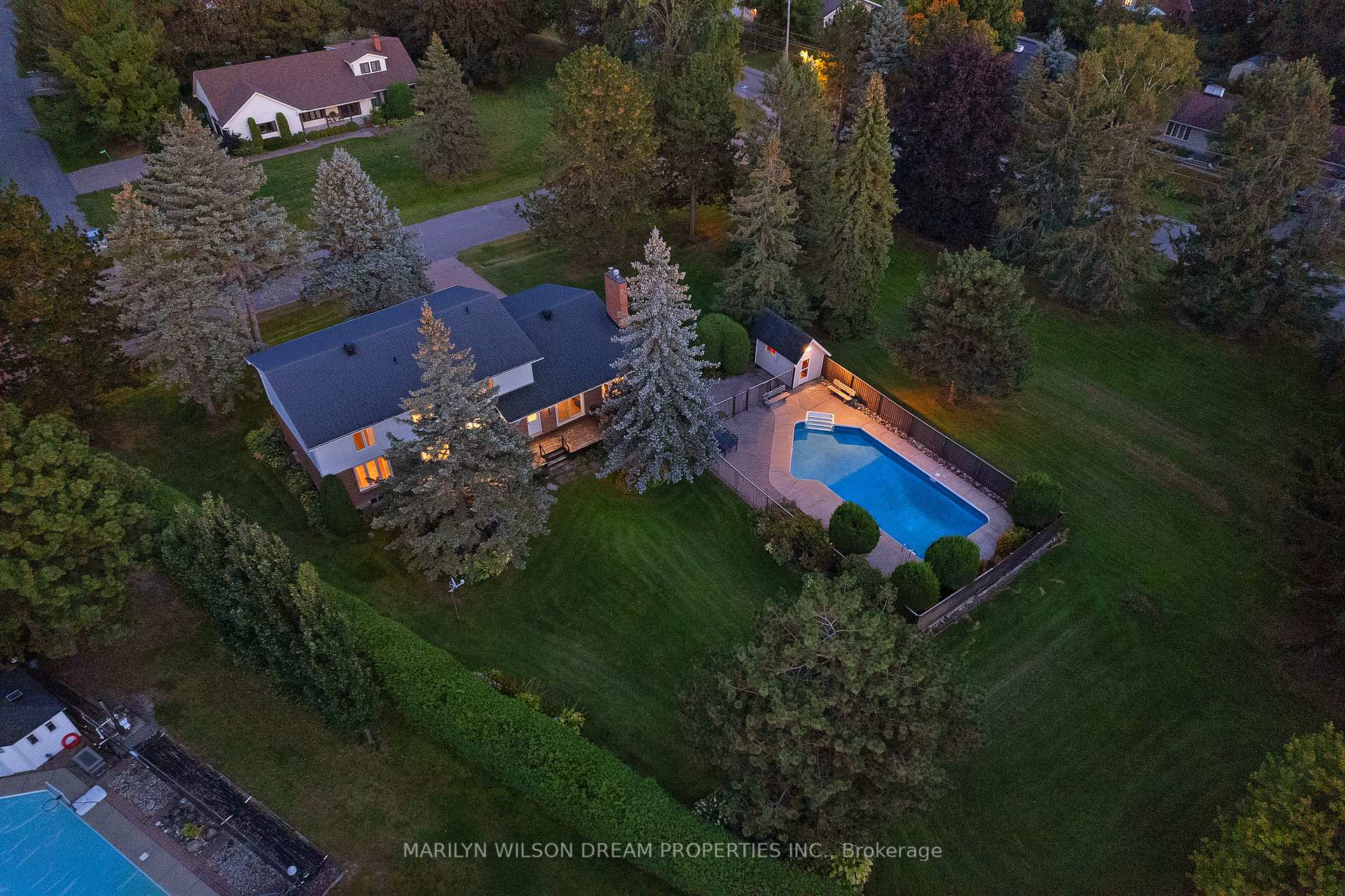 Photo 3 of 4 Newland Drive, Ottawa, Barrhaven - Hearts Desire — HOMEH