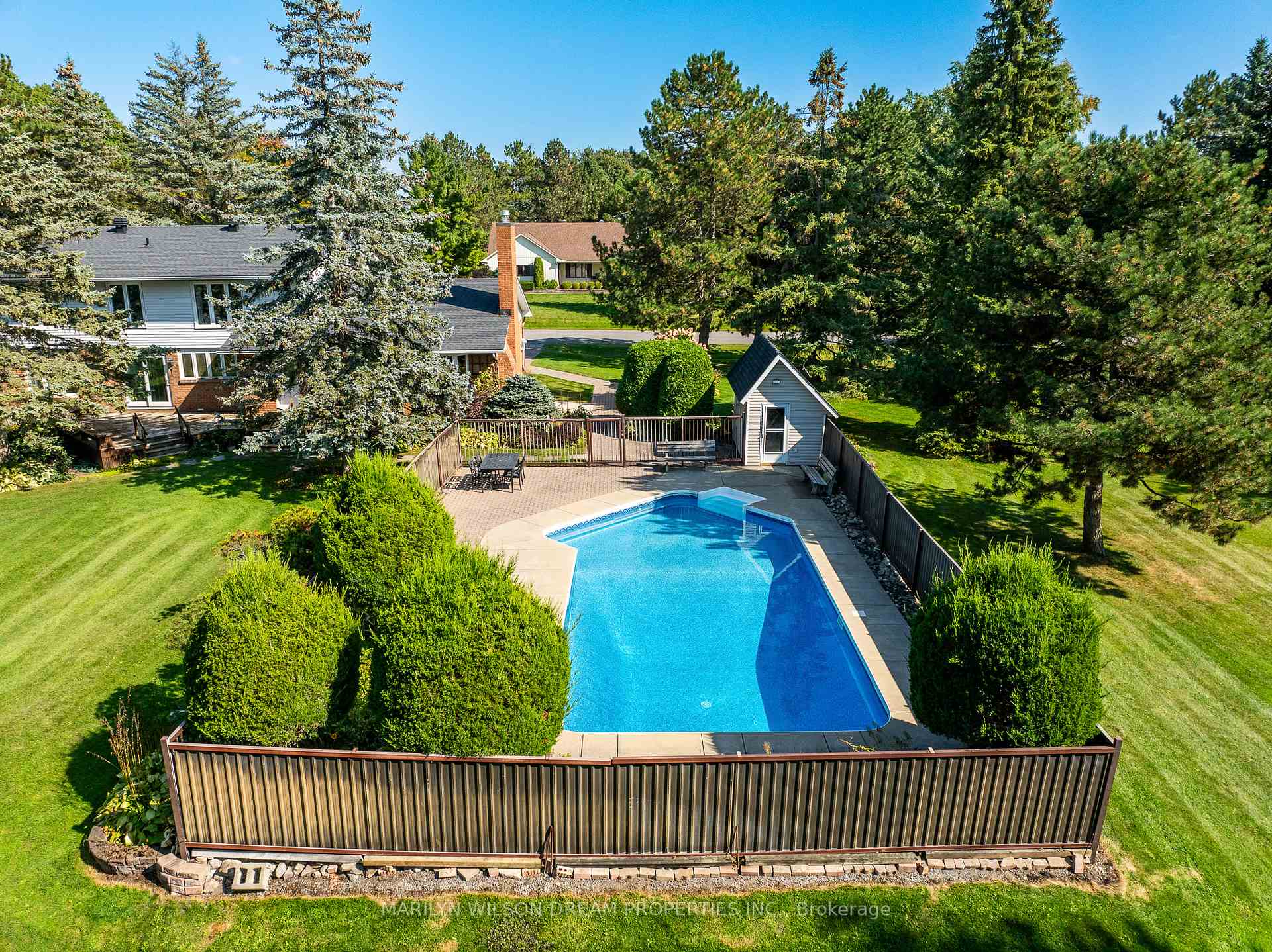 Photo 10 of 4 Newland Drive, Ottawa, Barrhaven - Hearts Desire — HOMEH