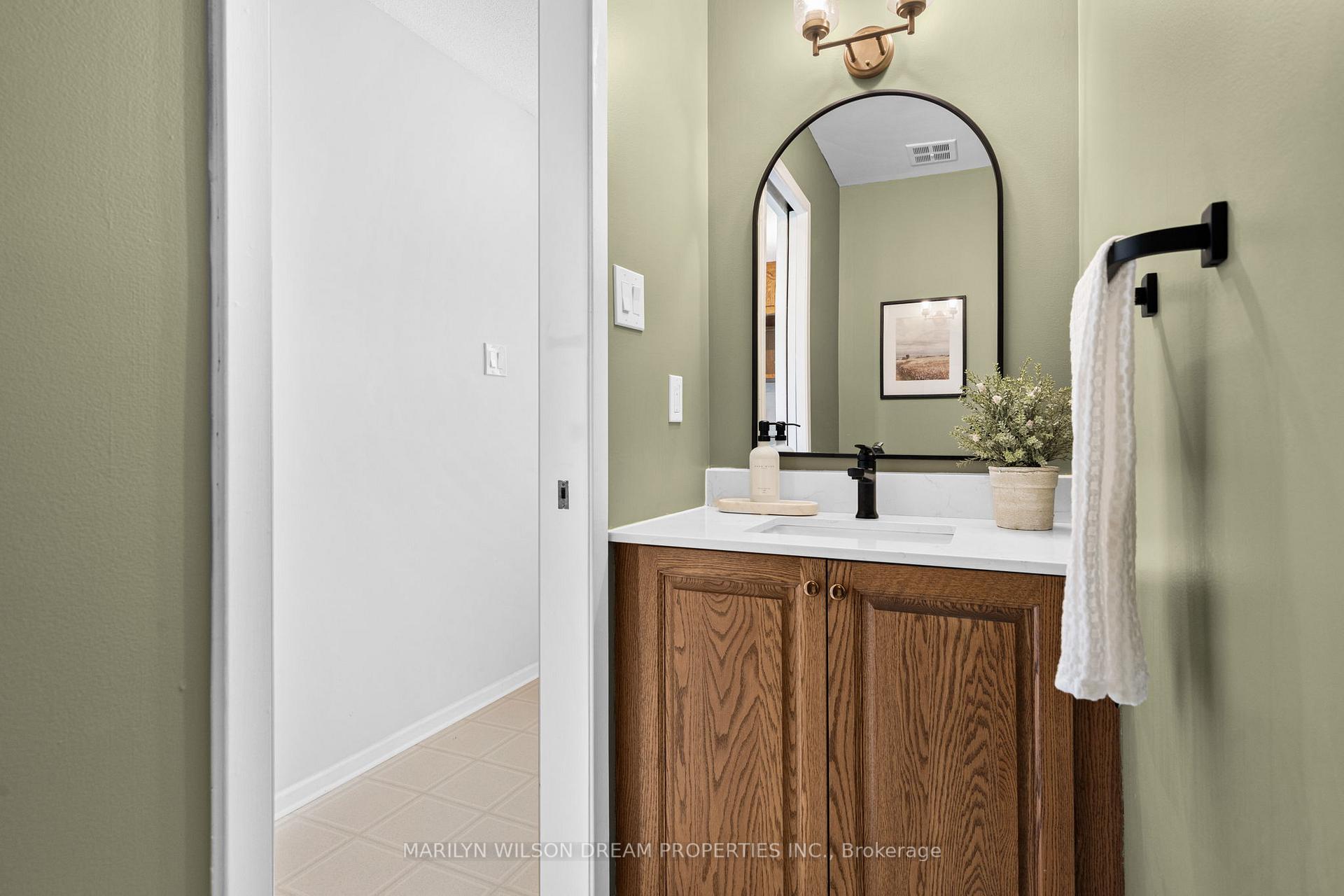 Photo 25 of 4 Newland Drive, Ottawa, Barrhaven - Hearts Desire — HOMEH