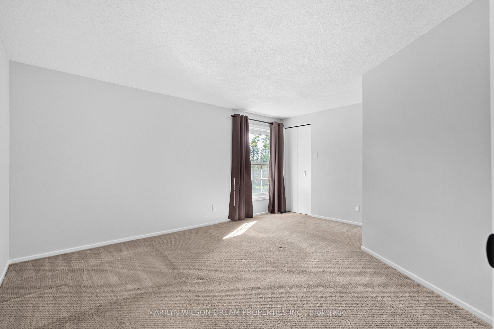 Photo 37 of 4 Newland Drive, Ottawa, Barrhaven - Hearts Desire — HOMEH