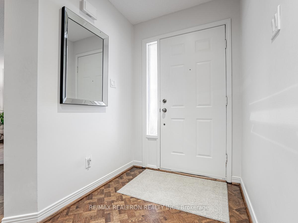 Photo 4 of 78 Heatherton Way, Vaughan, Crestwood-Springfarm-Yorkhill — HOMEH